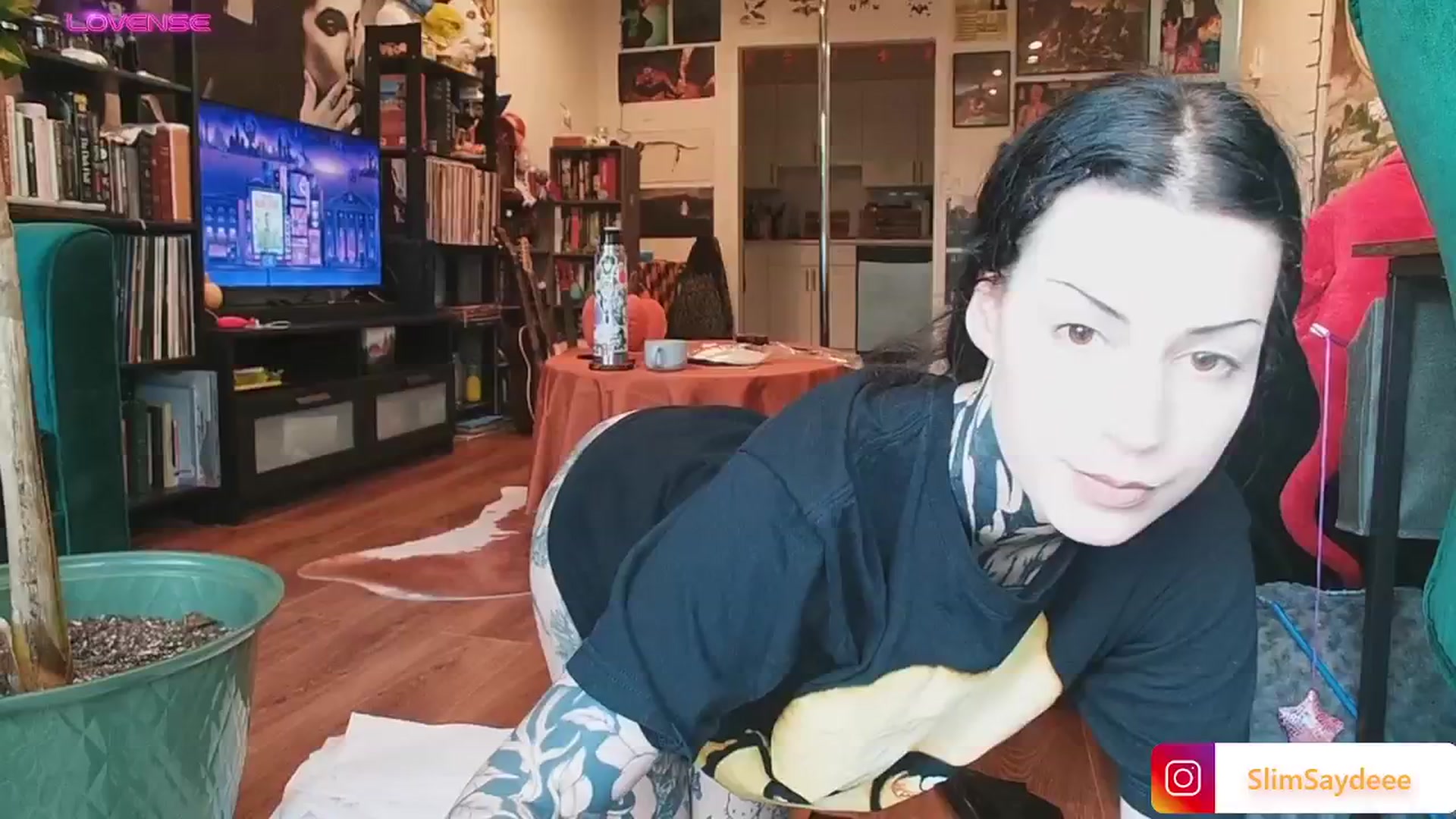 Gallery image thumbnail from slimsaydeee's myfreecams stream on, 11/02/2024, 22:02 image 11 of 20