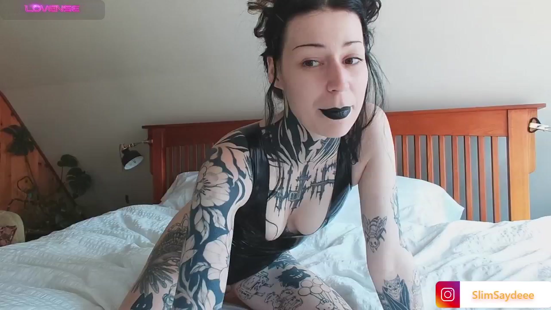 Gallery image thumbnail from slimsaydeee's myfreecams stream on, 11/05/2024, 20:02 image 15 of 20