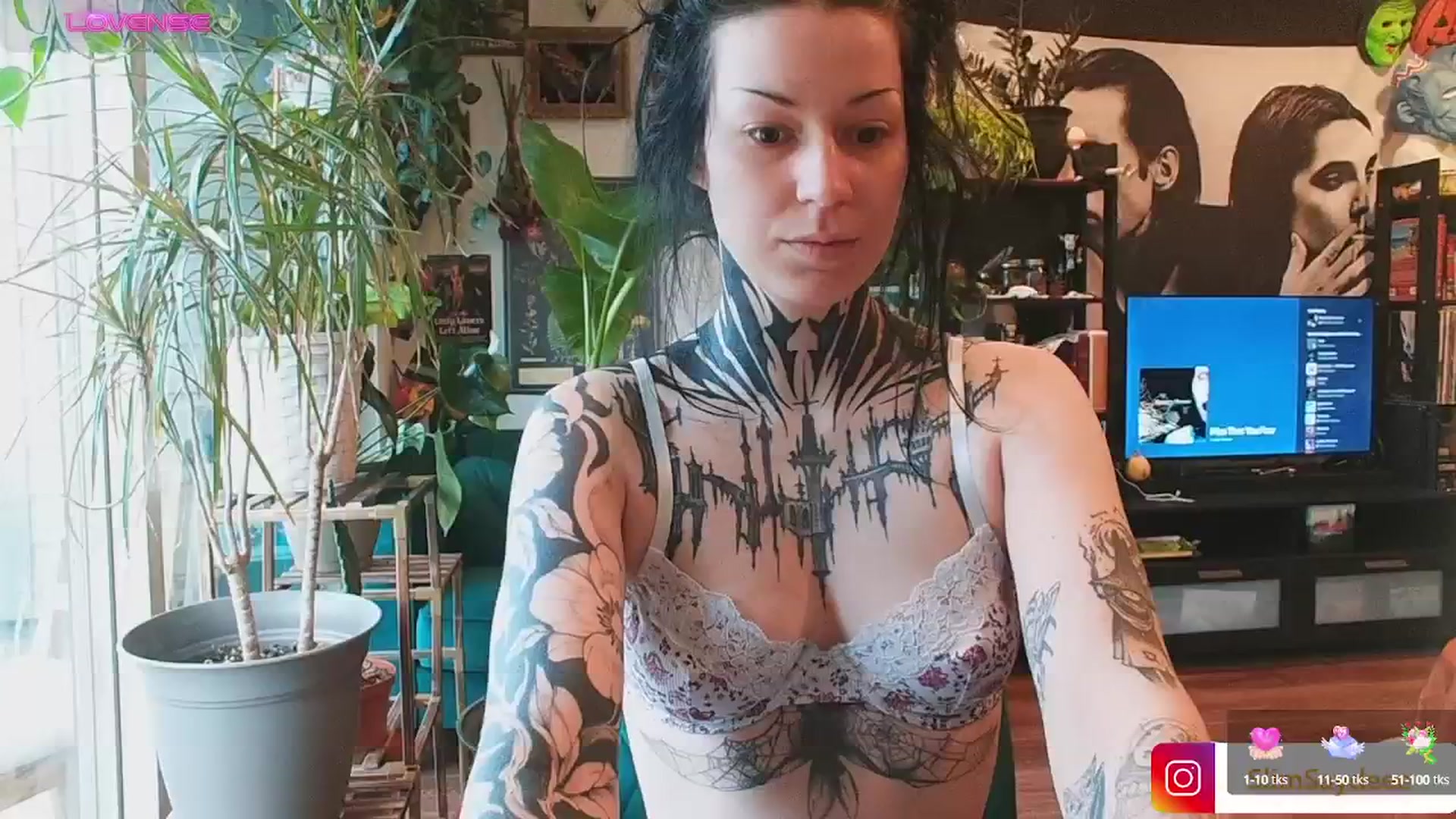 Gallery image thumbnail from slimsaydeee's myfreecams stream on, 11/13/2024, 18:31 image 1 of 20