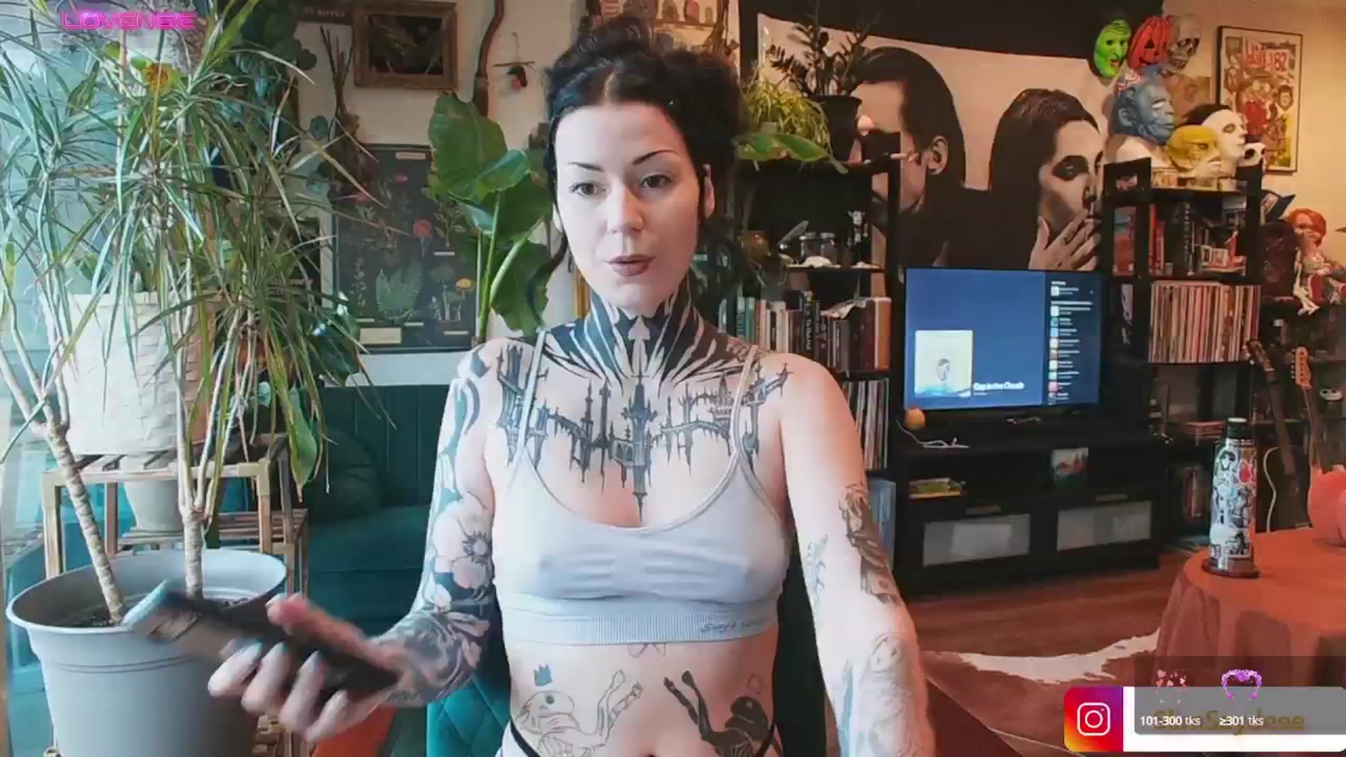 Gallery image thumbnail from slimsaydeee's myfreecams stream on, 11/14/2024, 17:15 image 8 of 20