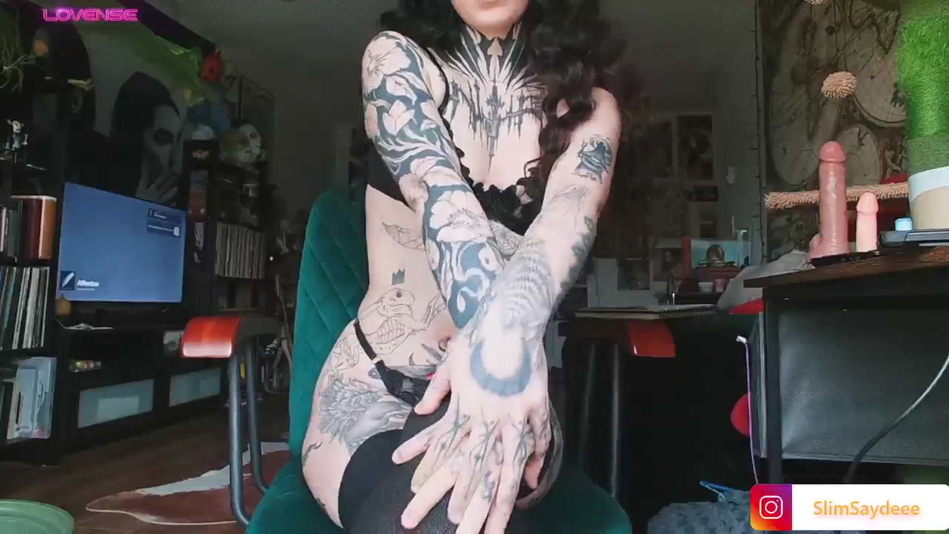 Gallery image thumbnail from slimsaydeee's myfreecams stream on, 12/06/2024, 20:47 image 17 of 20