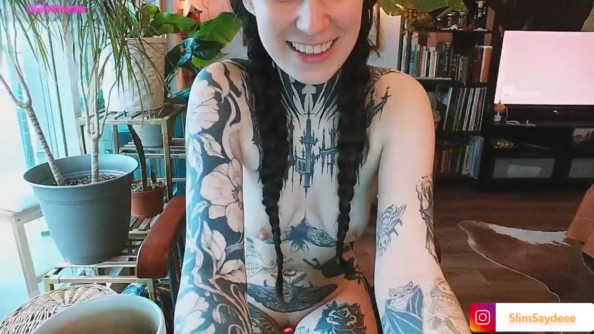 Gallery image thumbnail from slimsaydeee's myfreecams stream on, 12/07/2024, 18:01 image 4 of 20