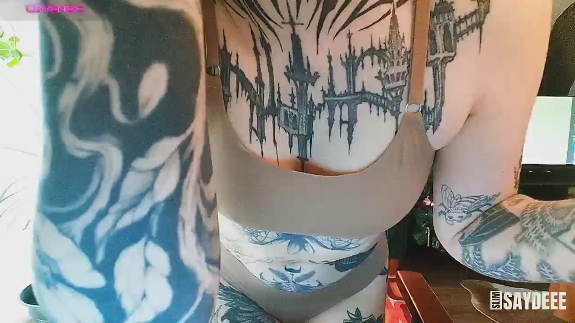 Gallery image thumbnail from slimsaydeee's myfreecams stream on, 12/10/2024, 17:37 image 5 of 20