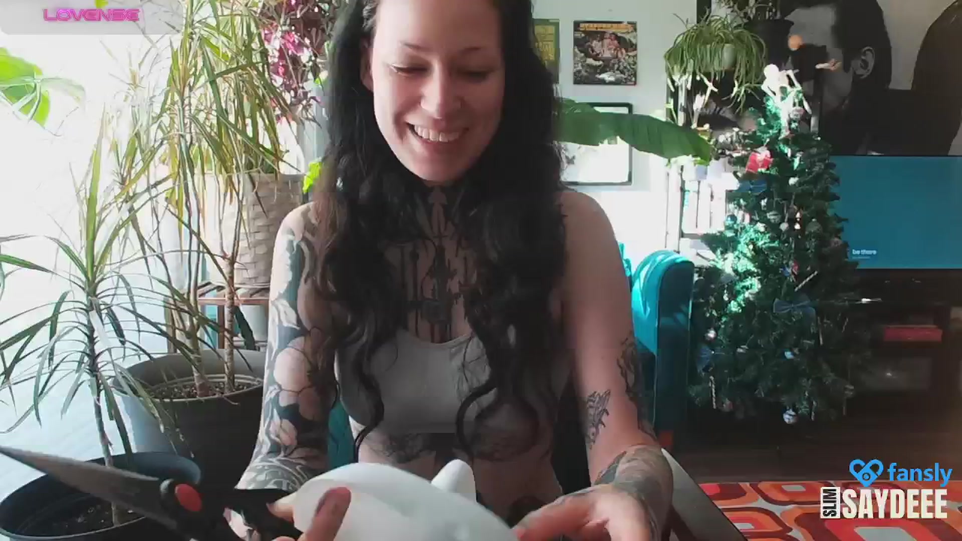 Gallery image thumbnail from slimsaydeee's myfreecams stream on, 12/15/2024, 19:25 image 10 of 20