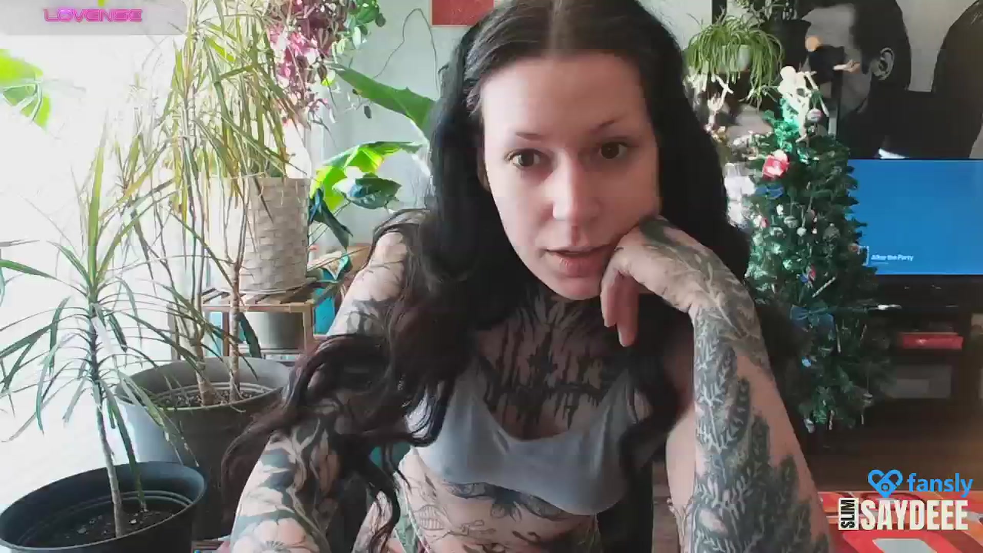 Gallery image thumbnail from slimsaydeee's myfreecams stream on, 12/15/2024, 19:25 image 9 of 20