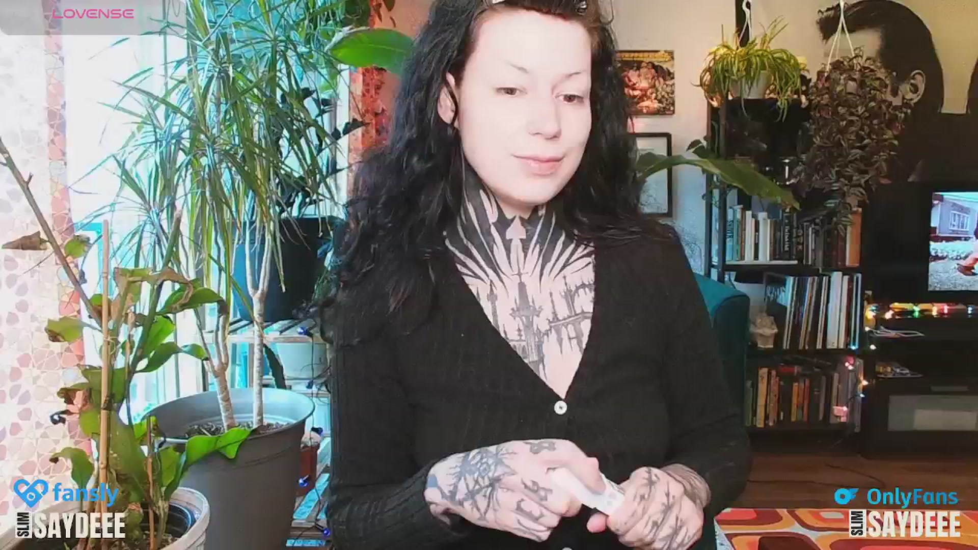 Gallery image thumbnail from slimsaydeee's myfreecams stream on, 01/01/2025, 18:31 image 3 of 20