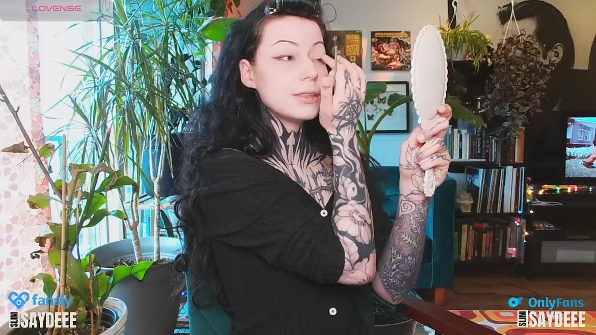 Gallery image thumbnail from slimsaydeee's myfreecams stream on, 01/01/2025, 18:31 image 11 of 20