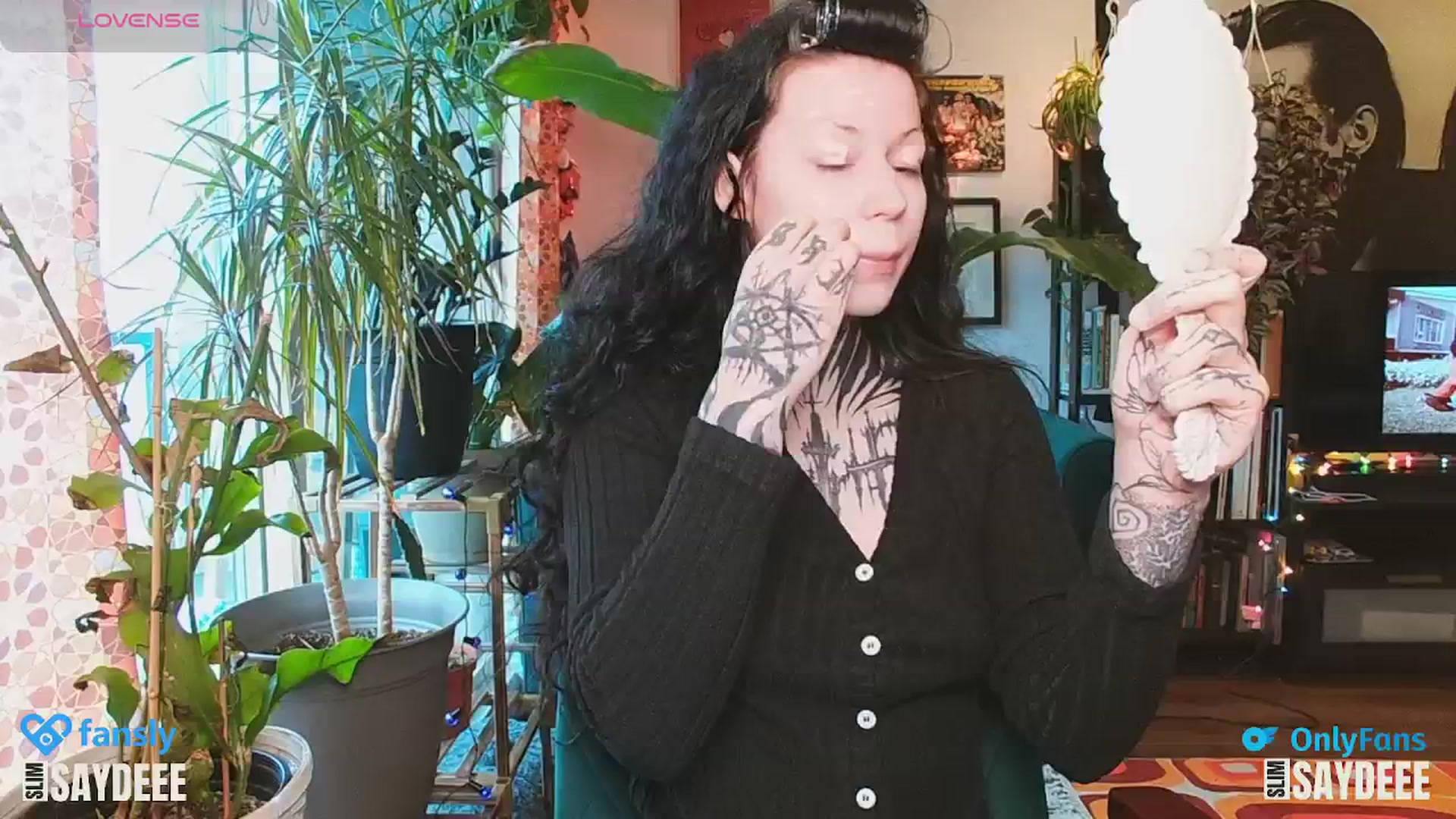 Gallery image thumbnail from slimsaydeee's myfreecams stream on, 01/01/2025, 18:31 image 2 of 20