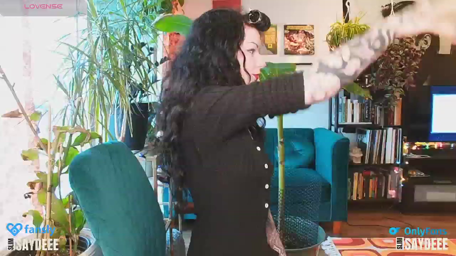Gallery image thumbnail from slimsaydeee's myfreecams stream on, 01/01/2025, 18:31 image 18 of 20