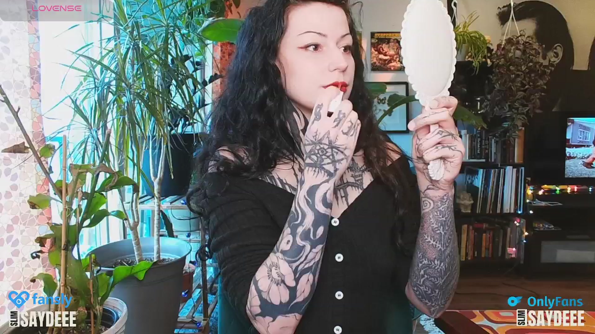 Gallery image thumbnail from slimsaydeee's myfreecams stream on, 01/01/2025, 18:31 image 16 of 20