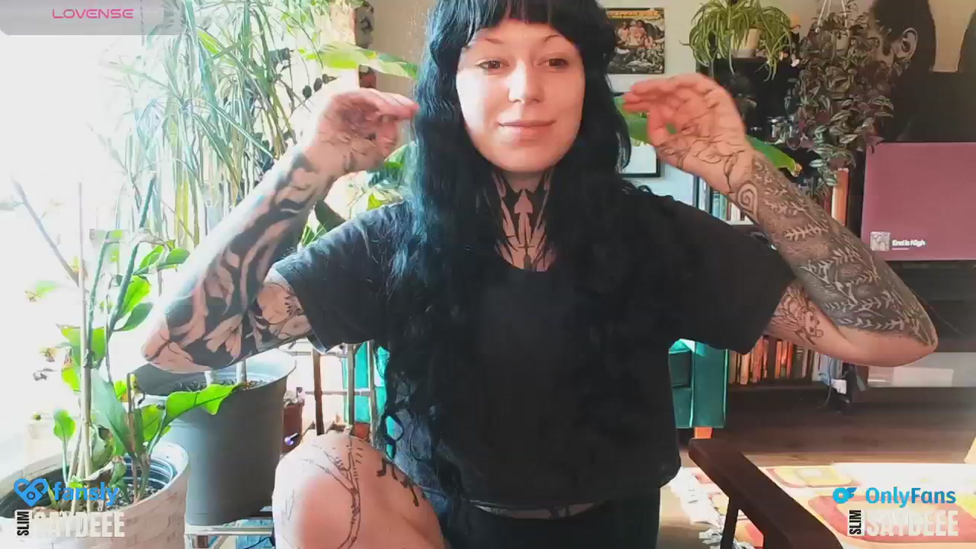 Gallery image thumbnail from slimsaydeee's myfreecams stream on, 01/06/2025, 21:02 image 1 of 20