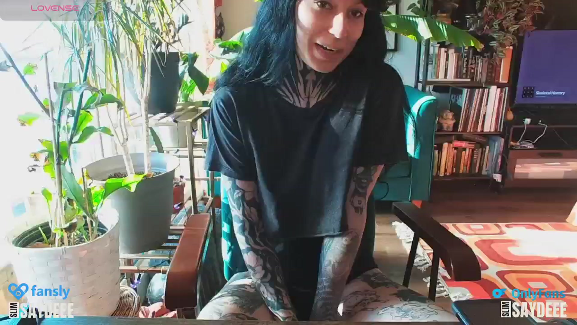 Gallery image thumbnail from slimsaydeee's myfreecams stream on, 01/06/2025, 21:02 image 11 of 20