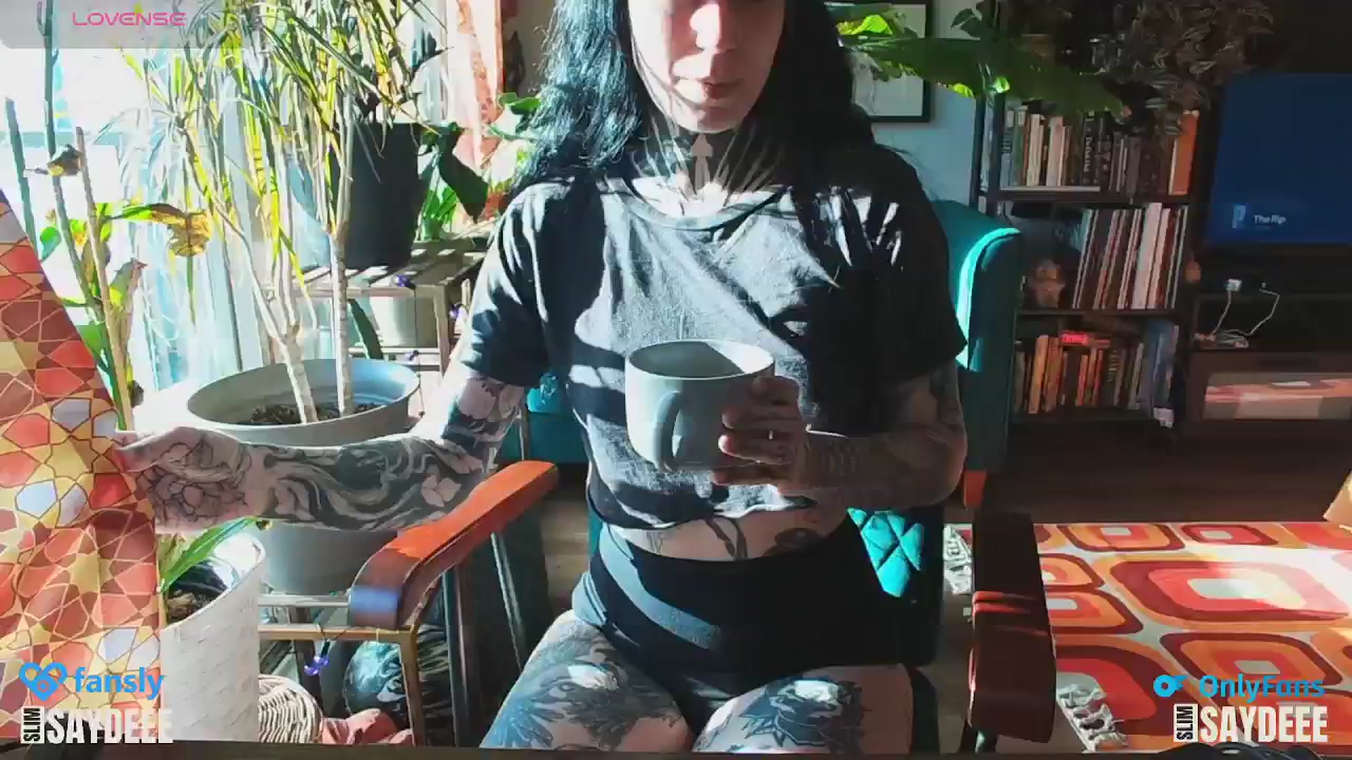 Gallery image thumbnail from slimsaydeee's myfreecams stream on, 01/06/2025, 21:02 image 14 of 20