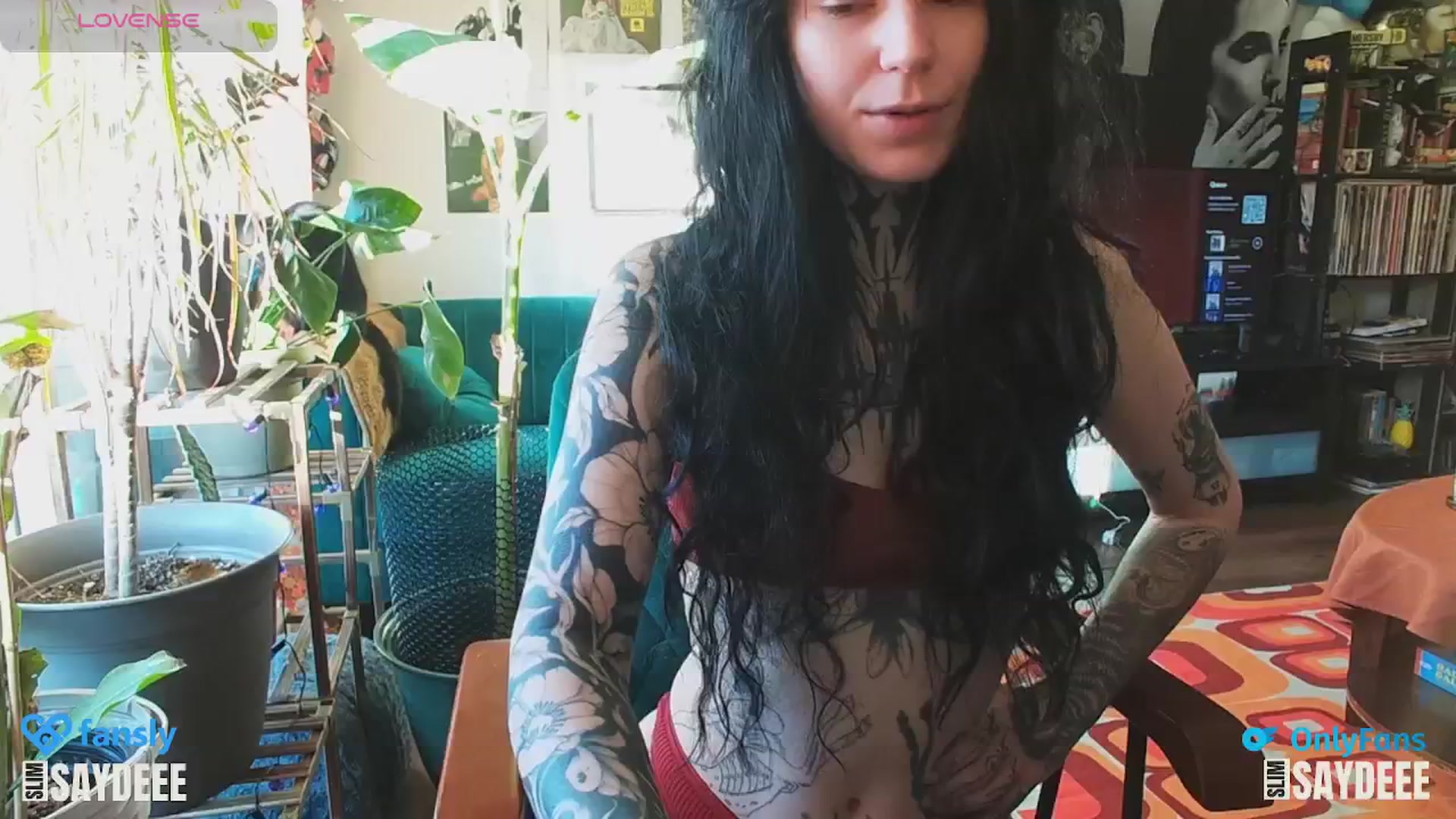 Gallery image thumbnail from slimsaydeee's myfreecams stream on, 01/26/2025, 17:35 image 18 of 20