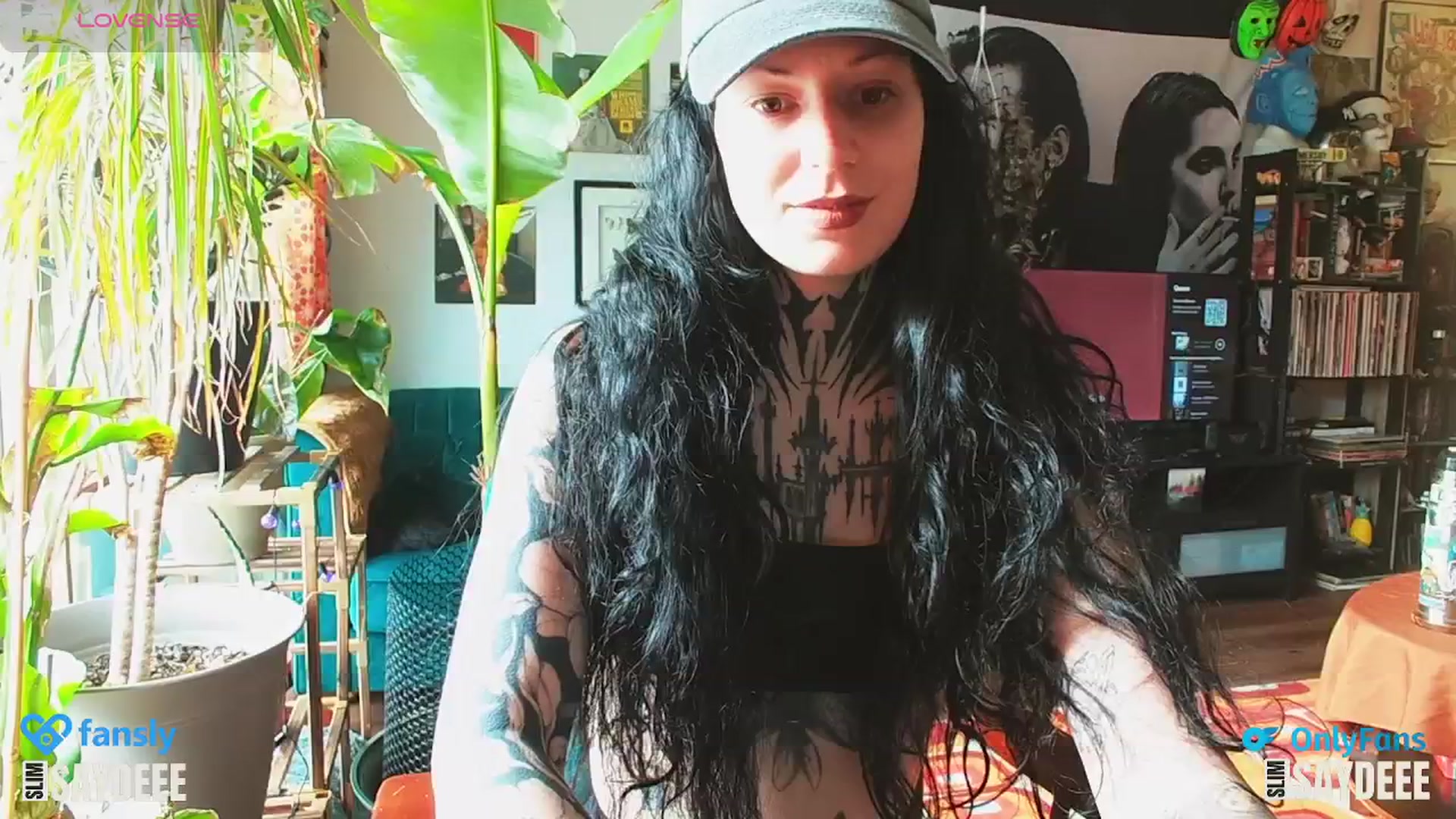 Gallery image thumbnail from slimsaydeee's myfreecams stream on, 02/04/2025, 21:25 image 10 of 20