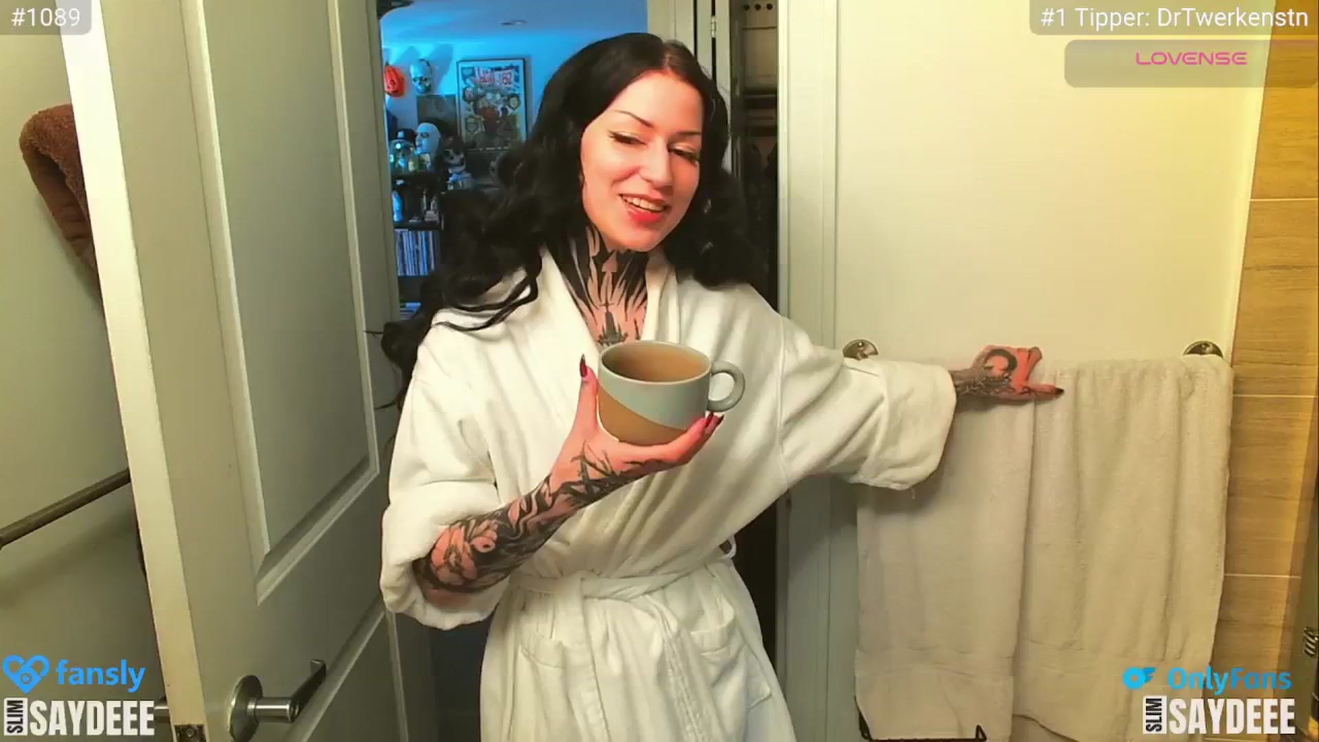 Gallery image thumbnail from slimsaydeee's myfreecams stream on, 03/01/2025, 20:22 image 8 of 20