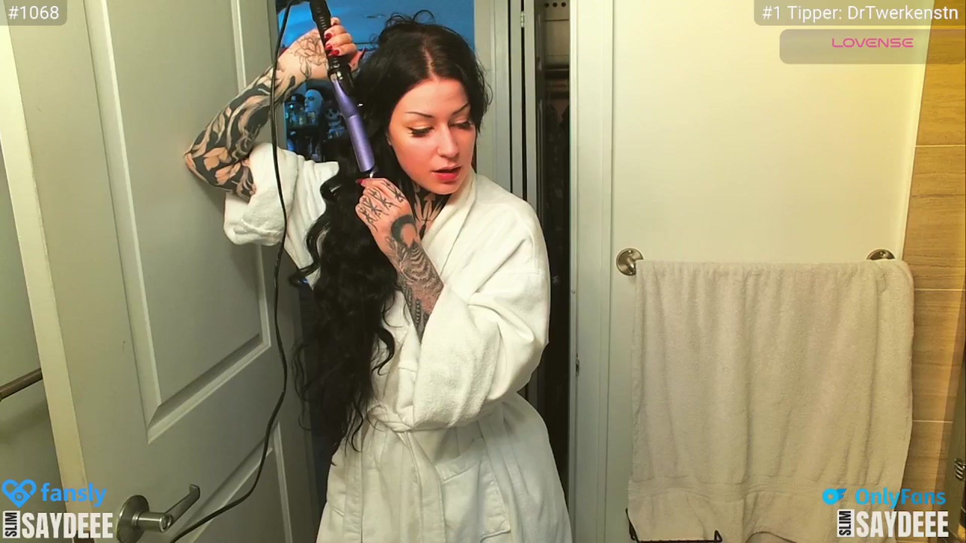 Gallery image thumbnail from slimsaydeee's myfreecams stream on, 03/01/2025, 20:22 image 6 of 20