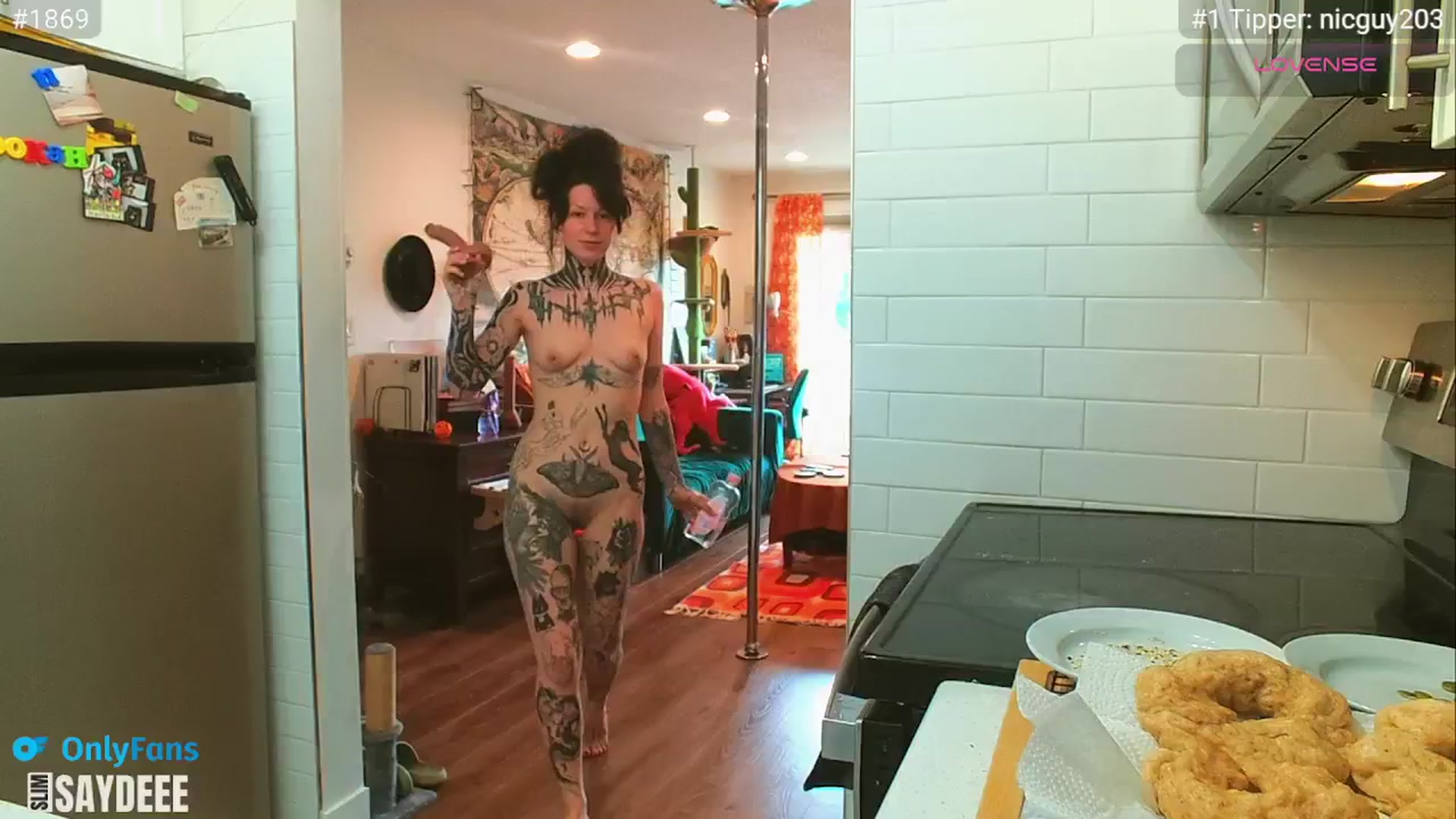 Gallery image thumbnail from slimsaydeee's myfreecams stream on, 03/25/2025, 22:04 image 10 of 20
