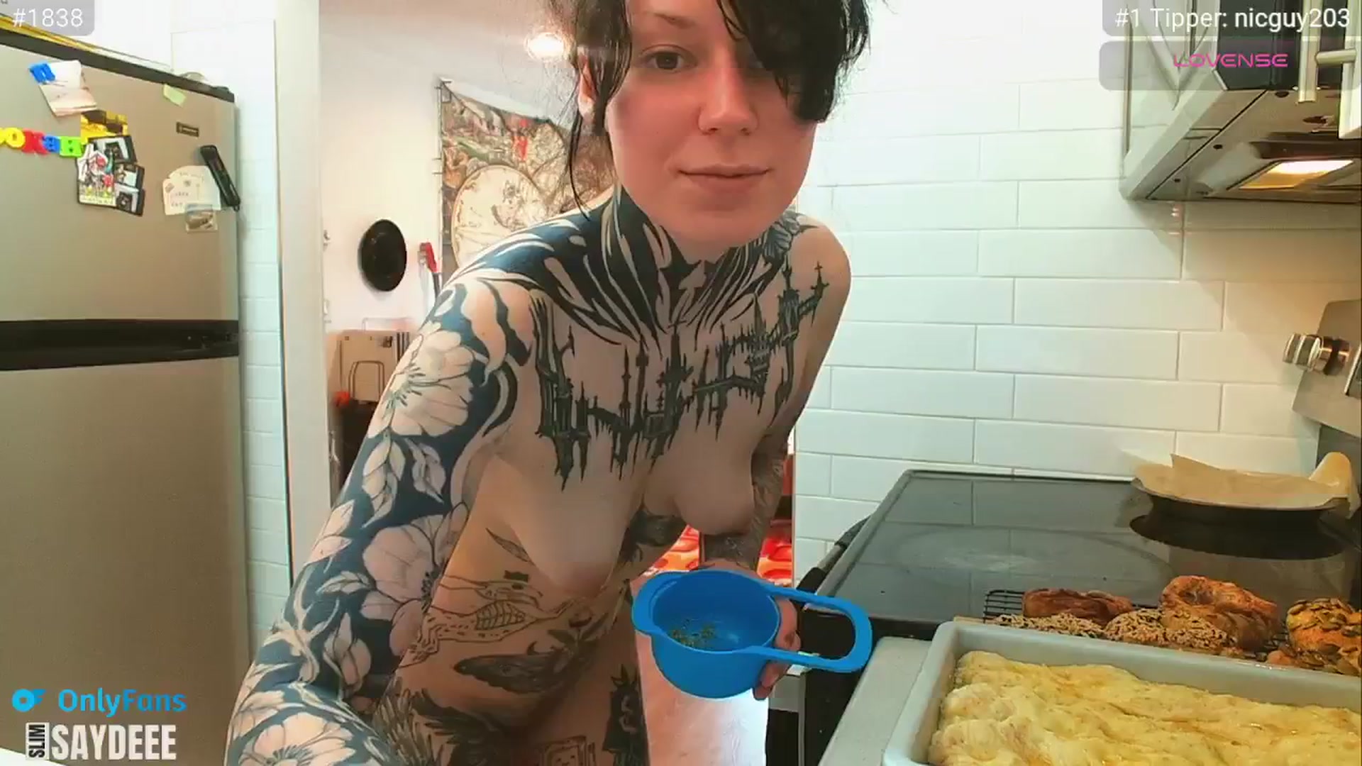 Gallery image thumbnail from slimsaydeee's myfreecams stream on, 03/25/2025, 22:04 image 18 of 20