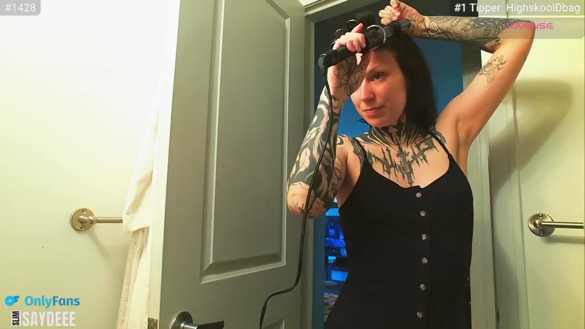 Gallery image thumbnail from slimsaydeee's myfreecams stream on, 04/05/2025, 18:25 image 9 of 20