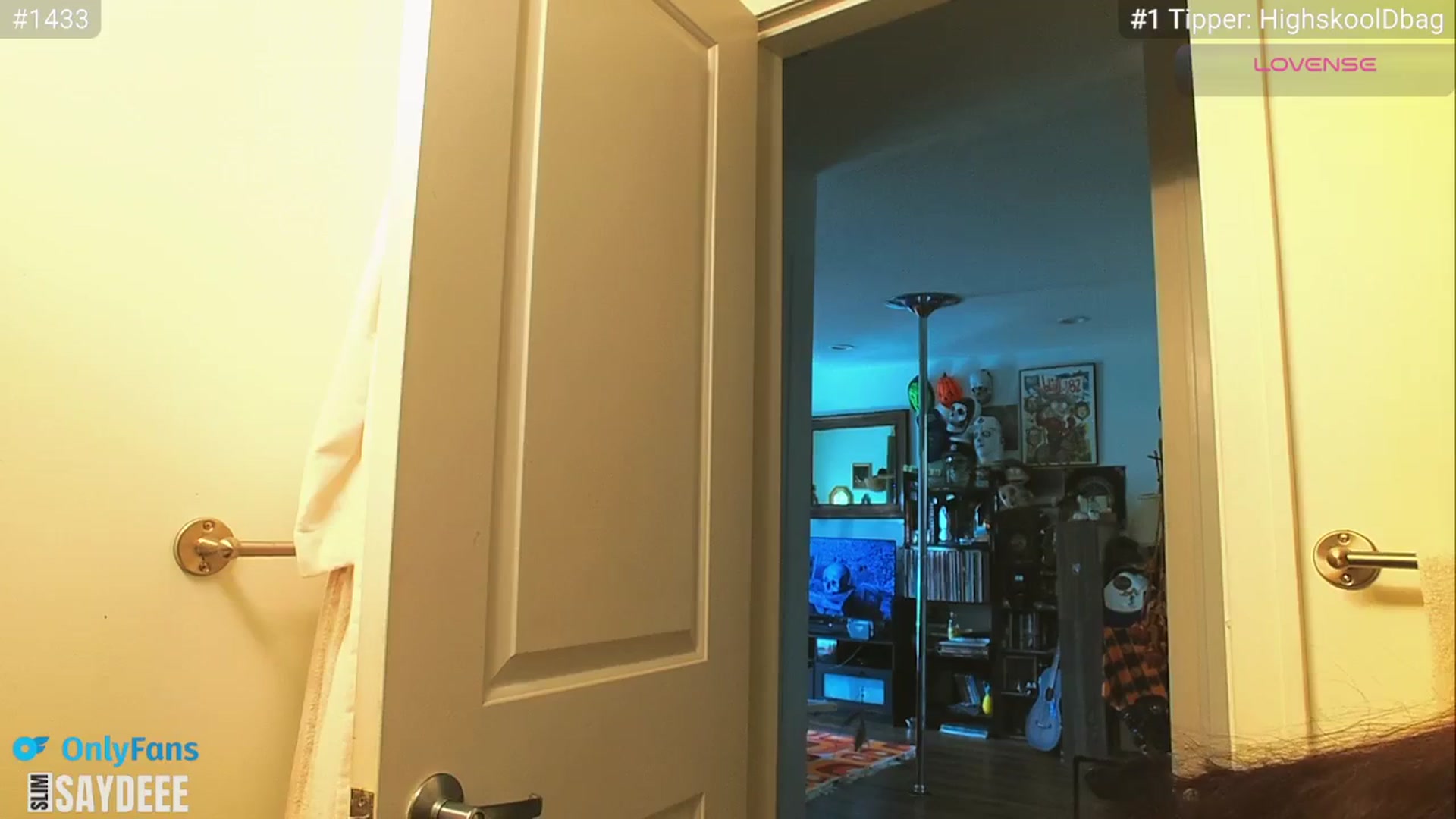 Gallery image thumbnail from slimsaydeee's myfreecams stream on, 04/05/2025, 18:25 image 18 of 20