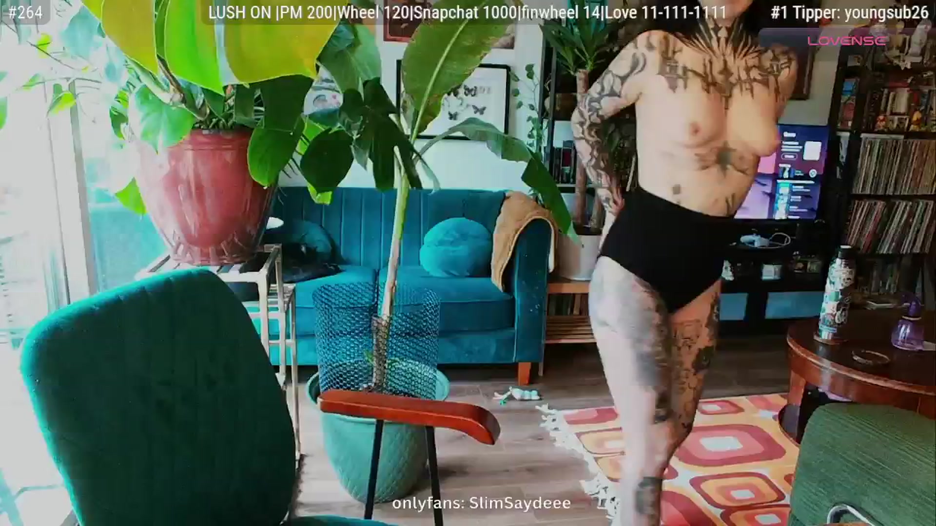 Gallery image thumbnail from slimsaydeee's myfreecams stream on, 11/06/2025, 19:11 image 13 of 20