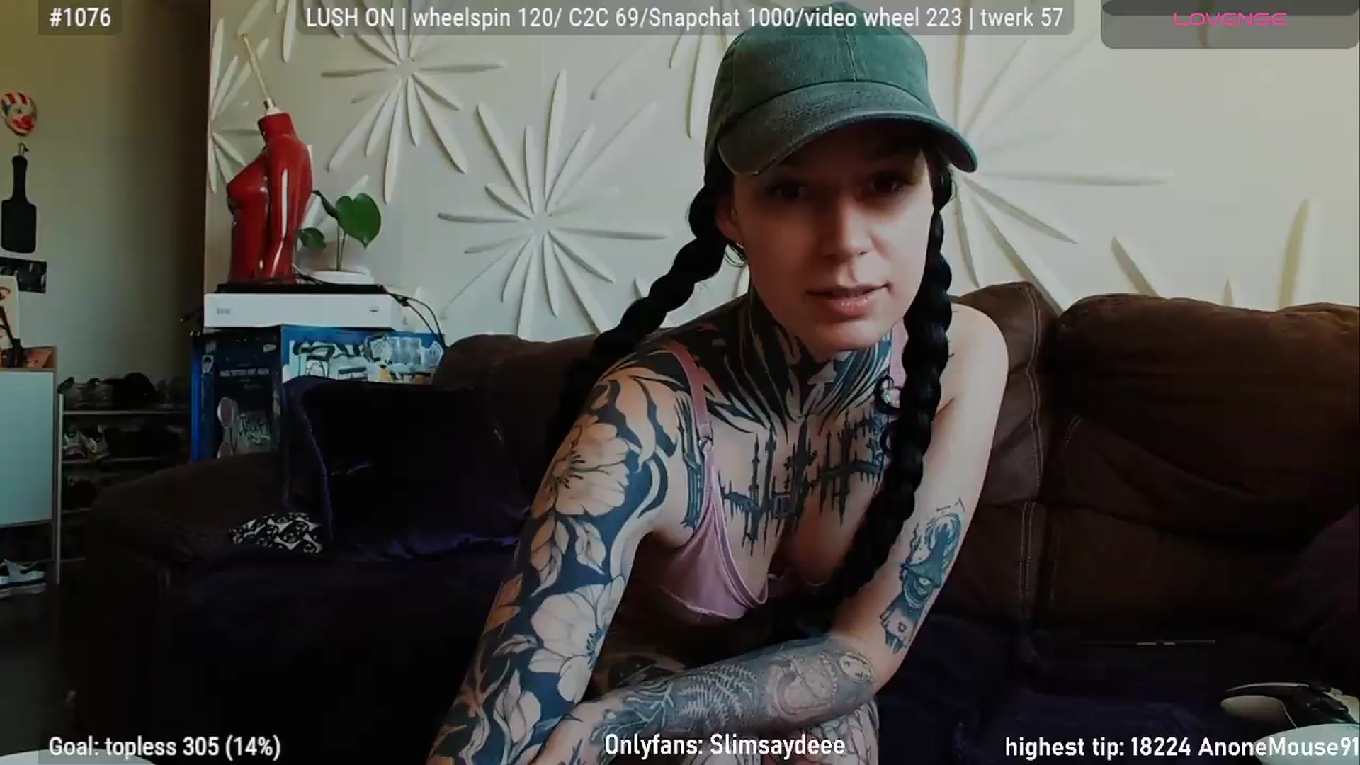 Gallery image thumbnail from slimsaydeee's myfreecams stream on, 08/18/2026, 17:47 image 17 of 20