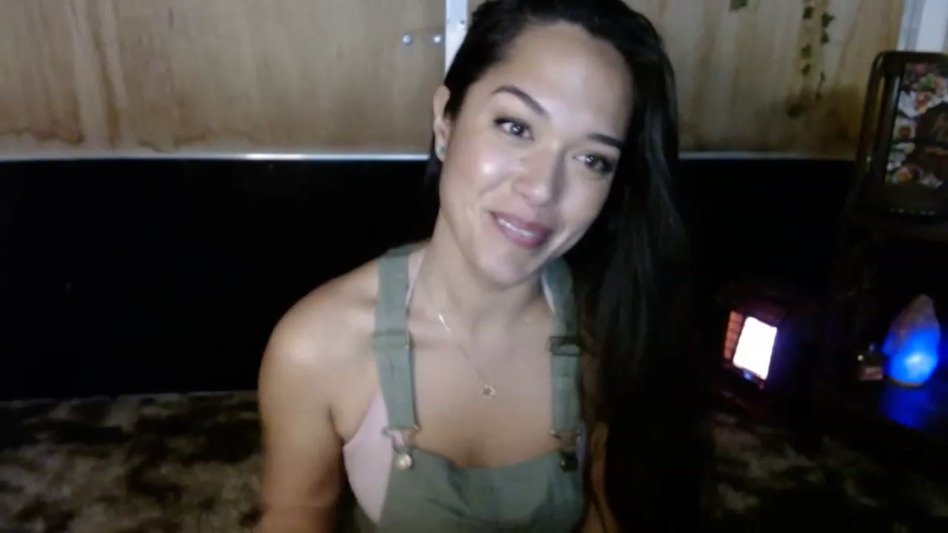 Gallery image thumbnail from slothyfoxy's myfreecams stream on, 12/01/2022, 02:04 image 3 of 20