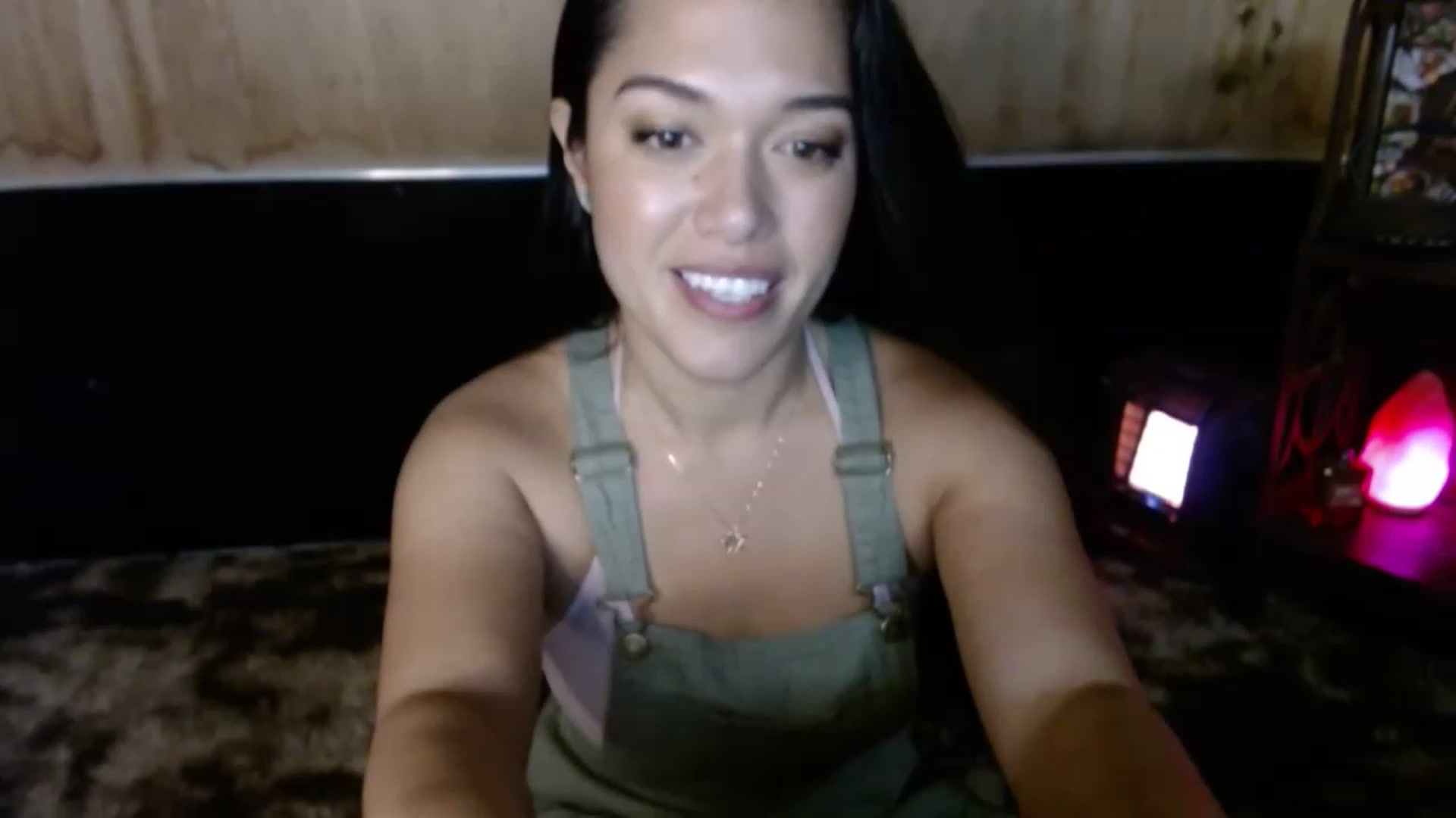 Gallery image thumbnail from slothyfoxy's myfreecams stream on, 12/01/2022, 02:04 image 5 of 20