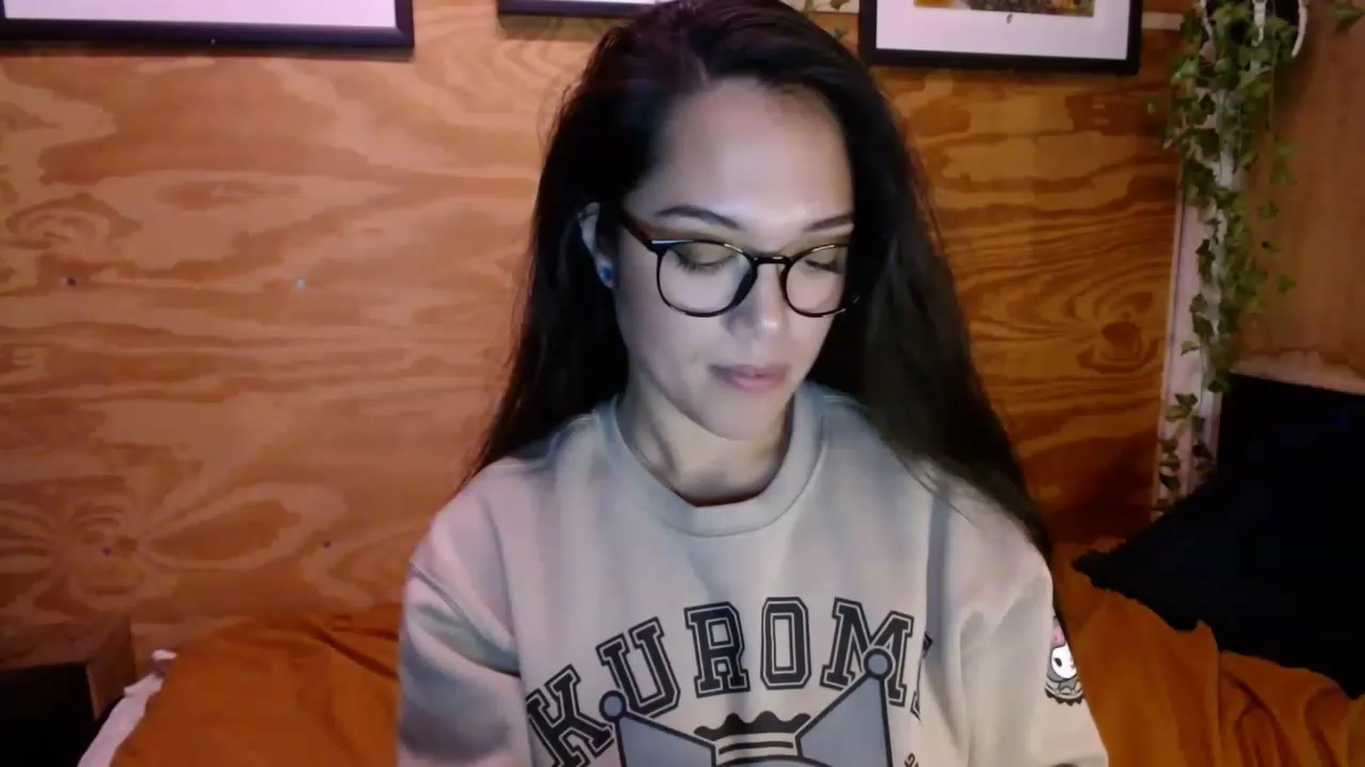 Gallery image thumbnail from slothyfoxy's myfreecams stream on, 12/11/2022, 02:38 image 14 of 20