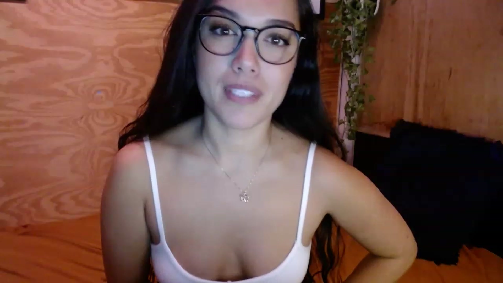 Gallery image thumbnail from slothyfoxy's myfreecams stream on, 12/12/2022, 05:11 image 6 of 20