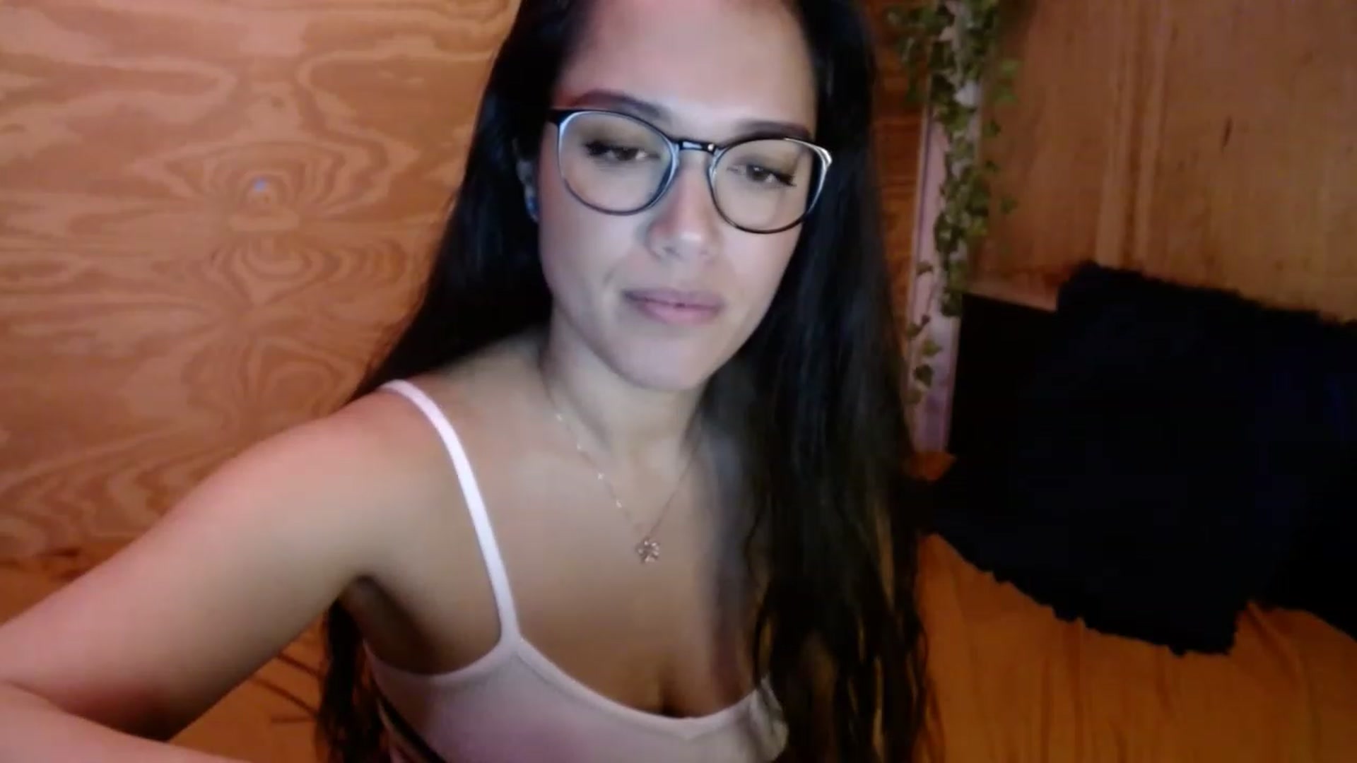 Gallery image thumbnail from slothyfoxy's myfreecams stream on, 12/12/2022, 05:11 image 16 of 20