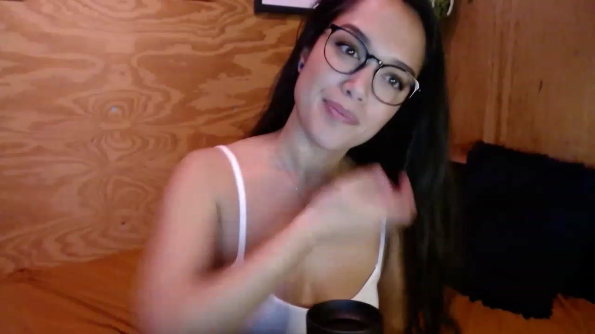 Gallery image thumbnail from slothyfoxy's myfreecams stream on, 12/12/2022, 05:11 image 5 of 20