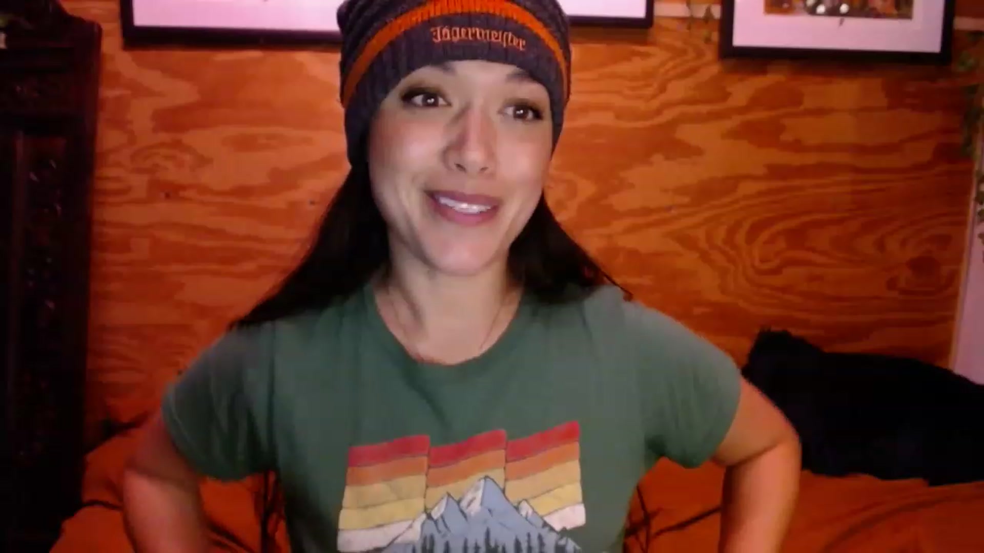 Gallery image thumbnail from slothyfoxy's myfreecams stream on, 01/19/2023, 03:13 image 8 of 20