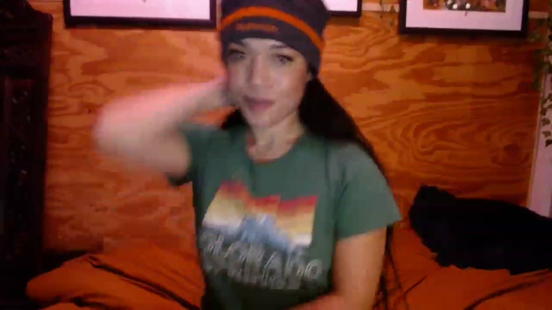 Gallery image thumbnail from slothyfoxy's myfreecams stream on, 01/19/2023, 03:13 image 16 of 20