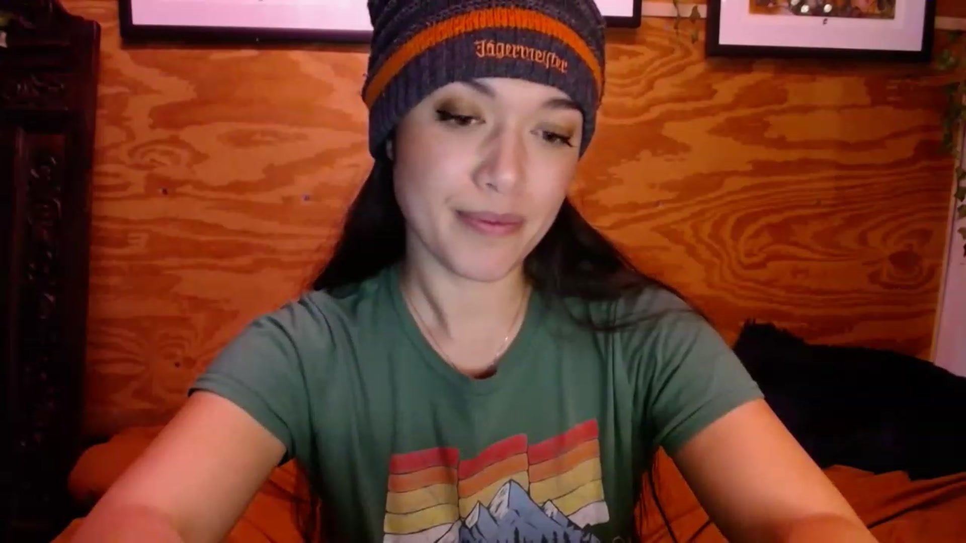 Gallery image thumbnail from slothyfoxy's myfreecams stream on, 01/19/2023, 03:13 image 14 of 20