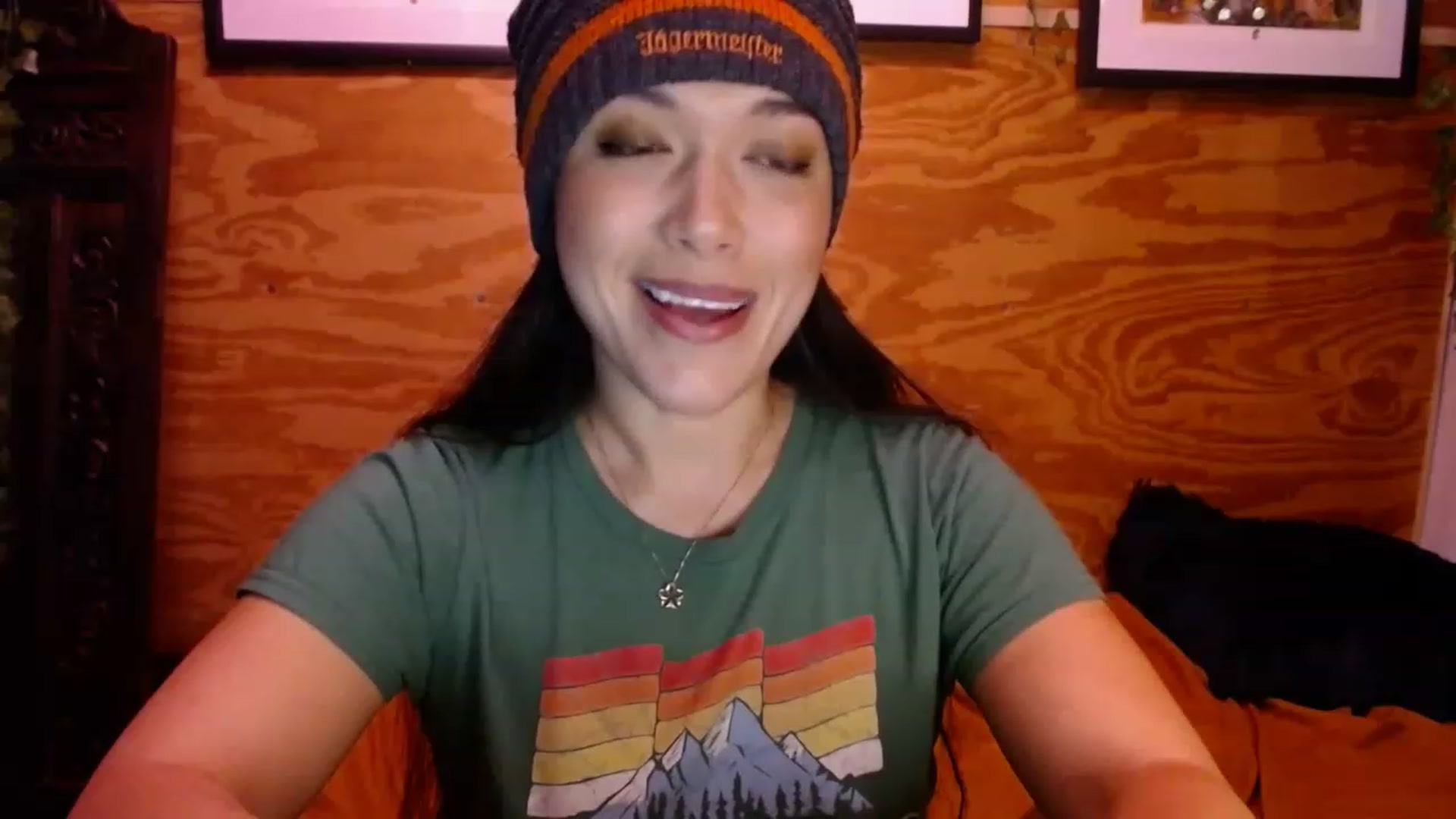 Gallery image thumbnail from slothyfoxy's myfreecams stream on, 01/19/2023, 03:13 image 3 of 20