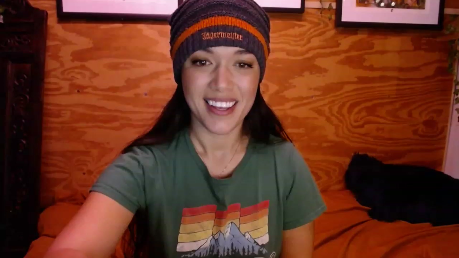 Gallery image thumbnail from slothyfoxy's myfreecams stream on, 01/19/2023, 03:13 image 9 of 20
