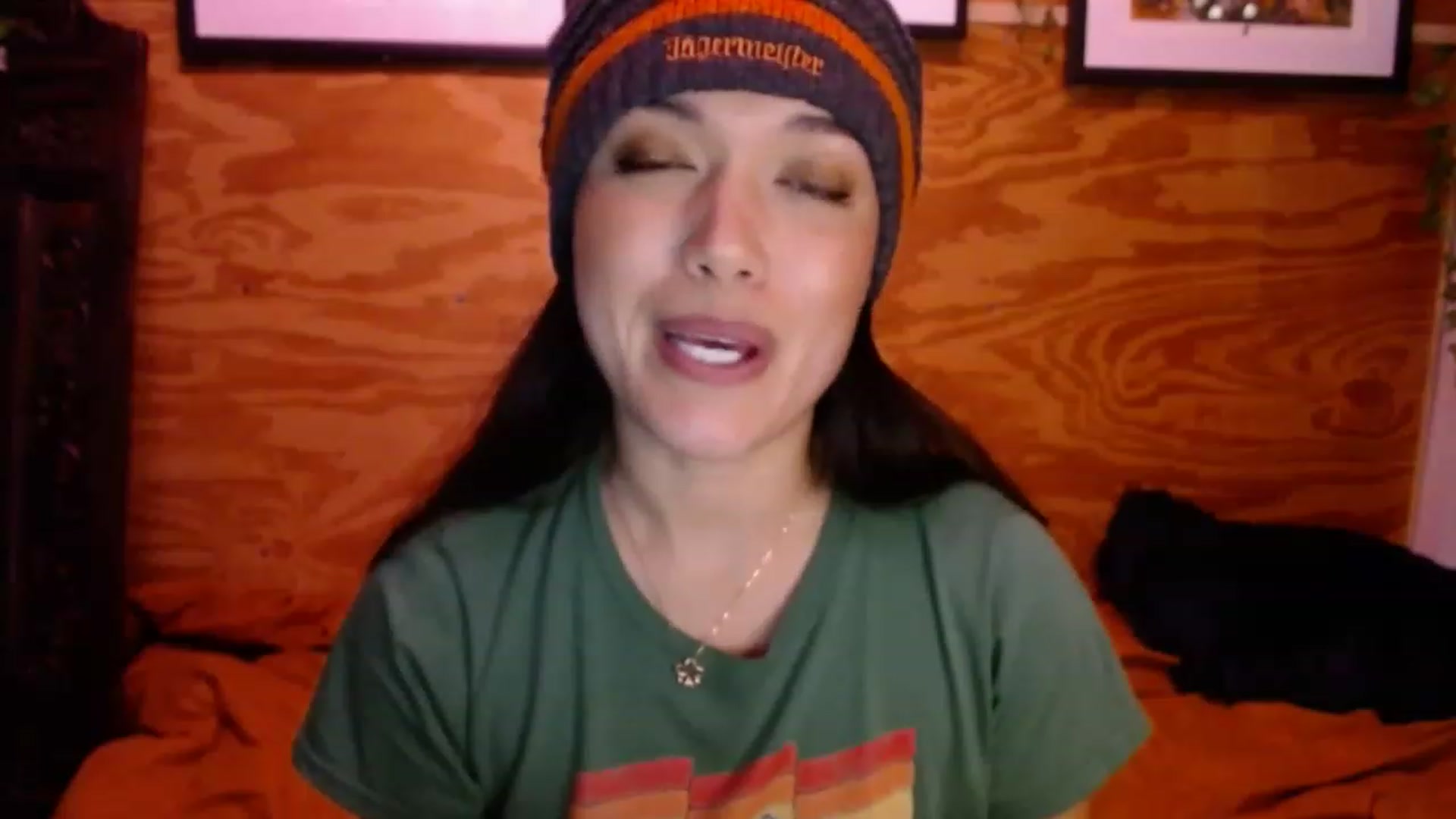 Gallery image thumbnail from slothyfoxy's myfreecams stream on, 01/19/2023, 03:13 image 6 of 20