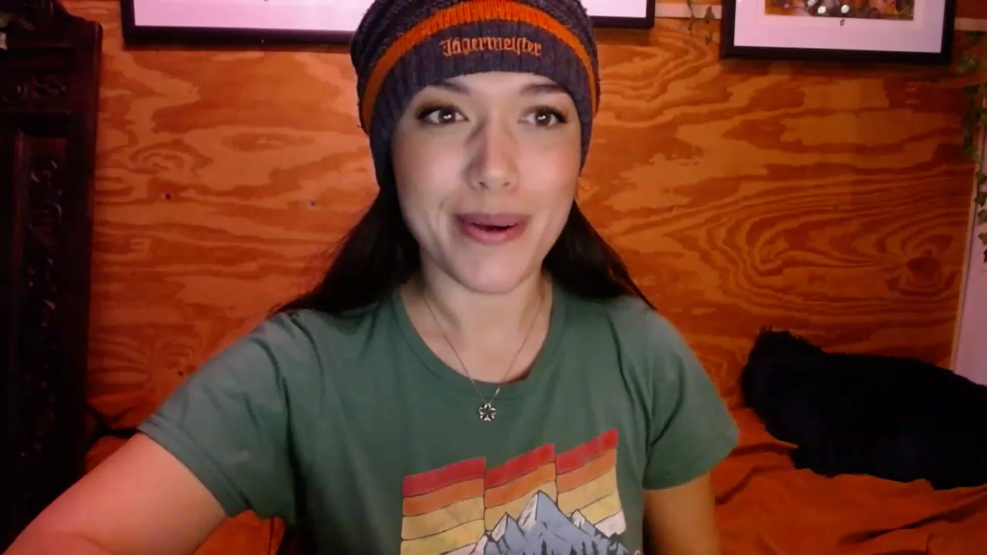 Gallery image thumbnail from slothyfoxy's myfreecams stream on, 01/19/2023, 03:13 image 5 of 20