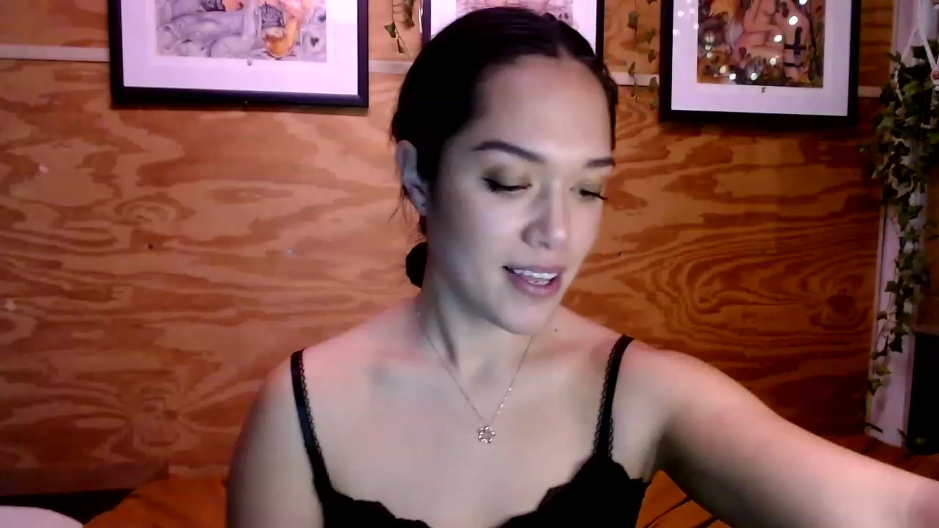 Gallery image thumbnail from slothyfoxy's myfreecams stream on, 01/22/2023, 24:41 image 9 of 20