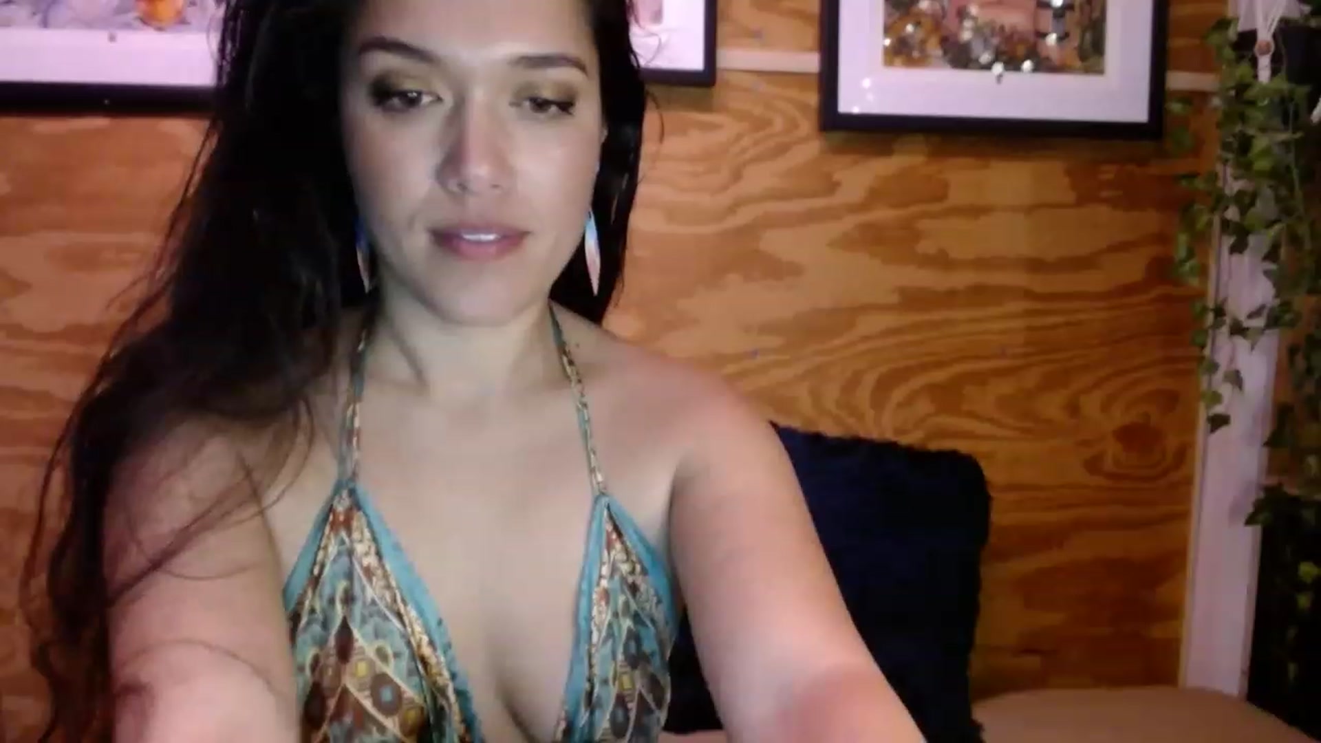 Gallery image thumbnail from slothyfoxy's myfreecams stream on, 02/13/2023, 04:21 image 19 of 20