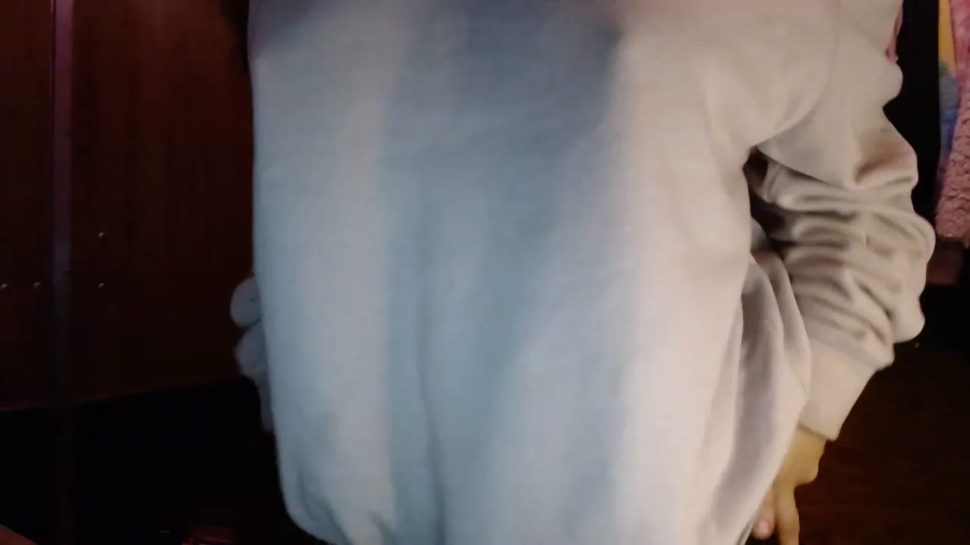Gallery image thumbnail from slothyfoxy's myfreecams stream on, 04/01/2023, 08:35 image 10 of 20