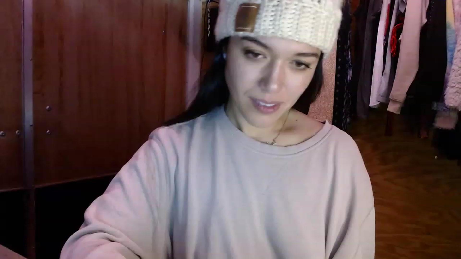 Gallery image thumbnail from slothyfoxy's myfreecams stream on, 04/01/2023, 08:35 image 7 of 20