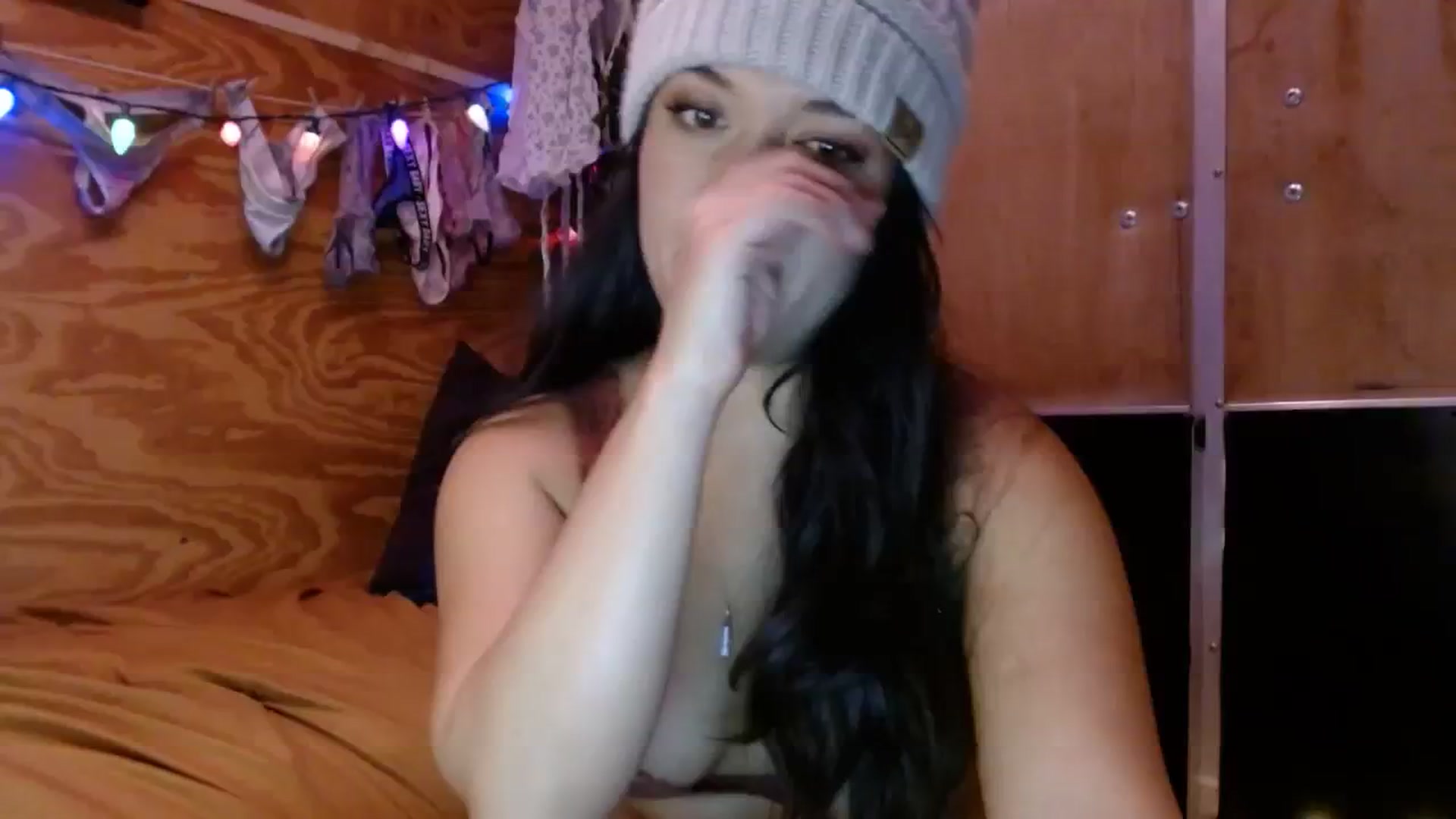 Gallery image thumbnail from slothyfoxy's myfreecams stream on, 09/25/2023, 24:39 image 15 of 20