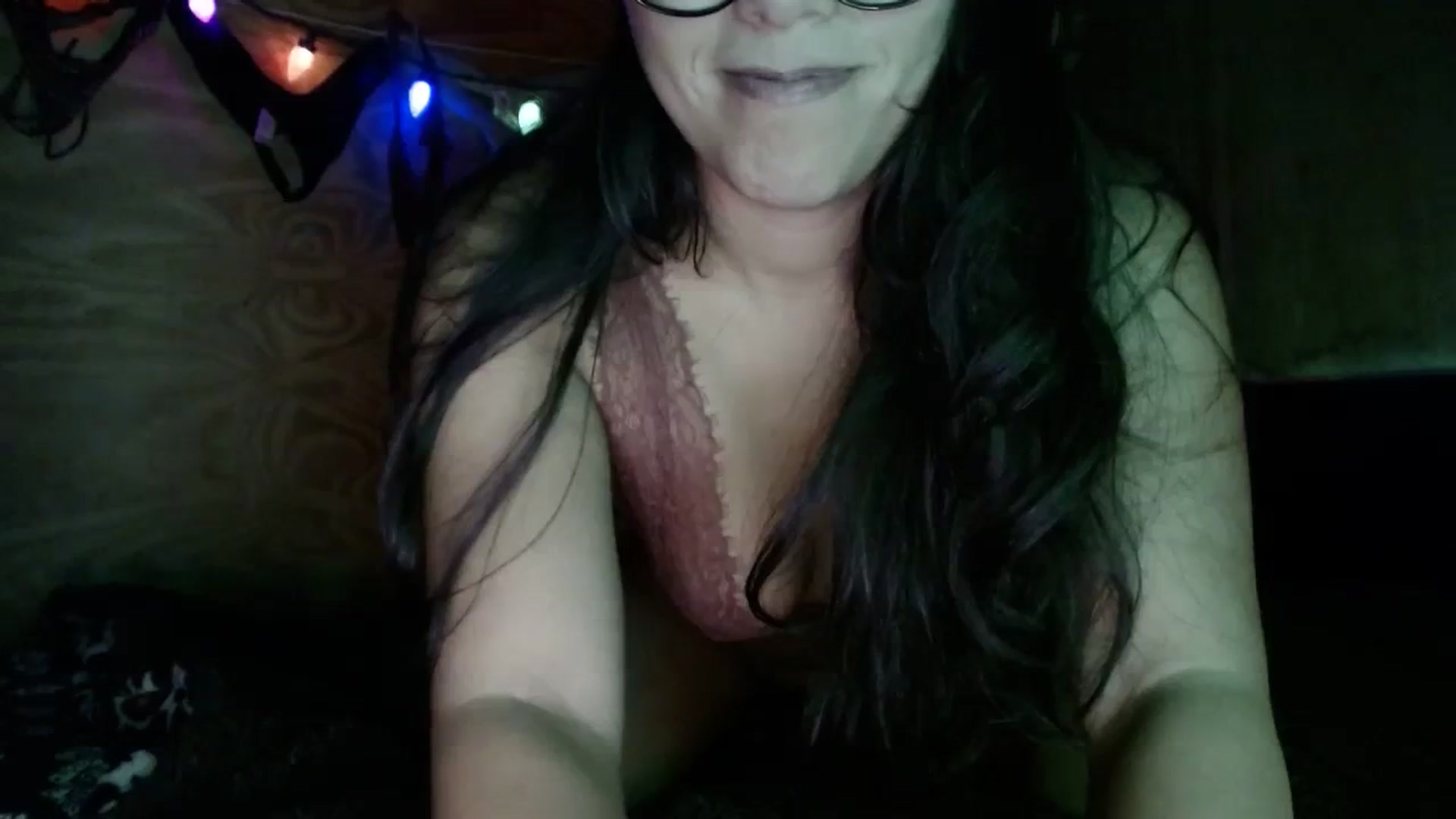 Gallery image thumbnail from slothyfoxy's myfreecams stream on, 09/25/2023, 05:10 image 14 of 20