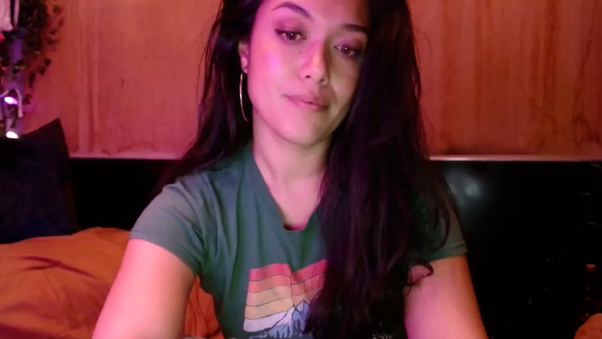 Gallery image thumbnail from slothyfoxy's myfreecams stream on, 10/17/2023, 06:08 image 19 of 20