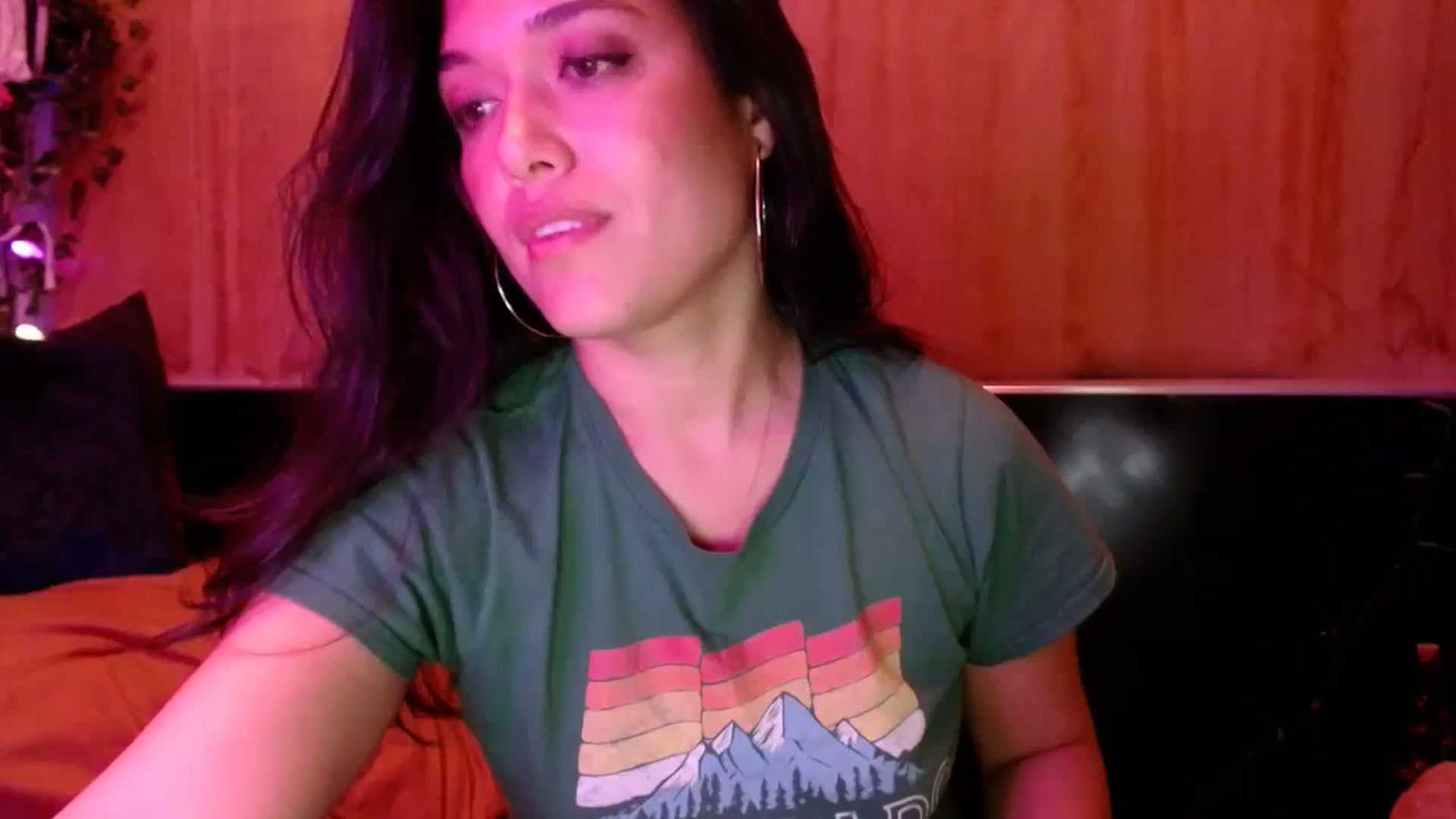 Gallery image thumbnail from slothyfoxy's myfreecams stream on, 10/17/2023, 06:08 image 15 of 20
