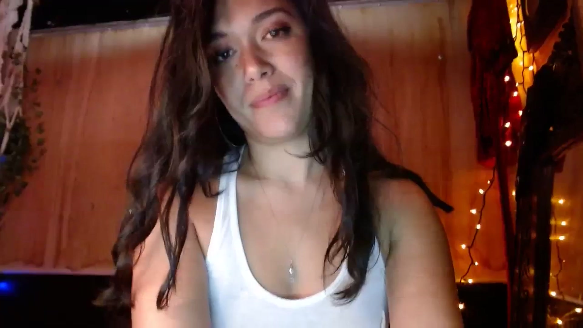 Gallery image thumbnail from slothyfoxy's myfreecams stream on, 10/18/2023, 03:05 image 3 of 20