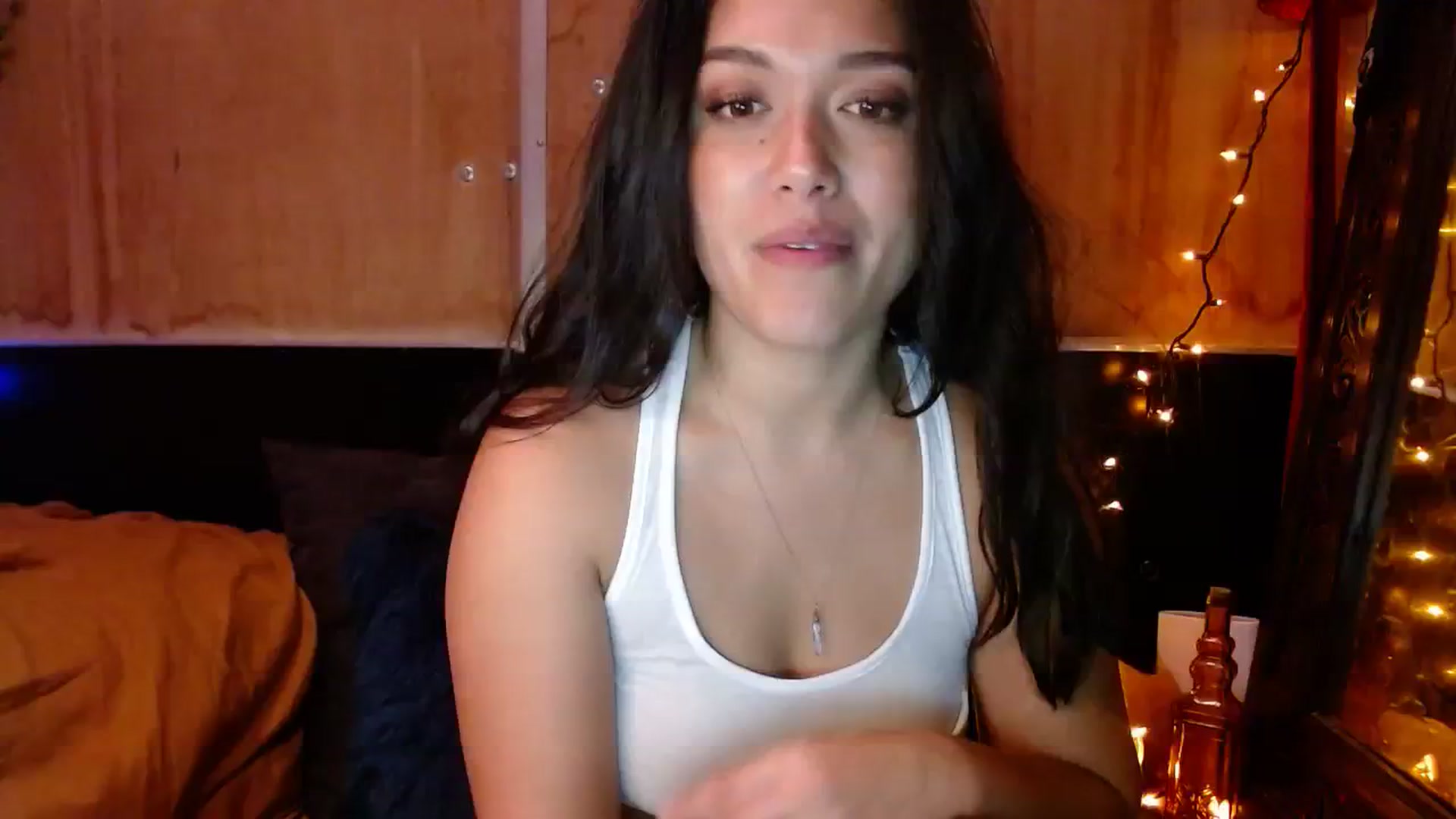 Gallery image thumbnail from slothyfoxy's myfreecams stream on, 10/18/2023, 03:05 image 11 of 20
